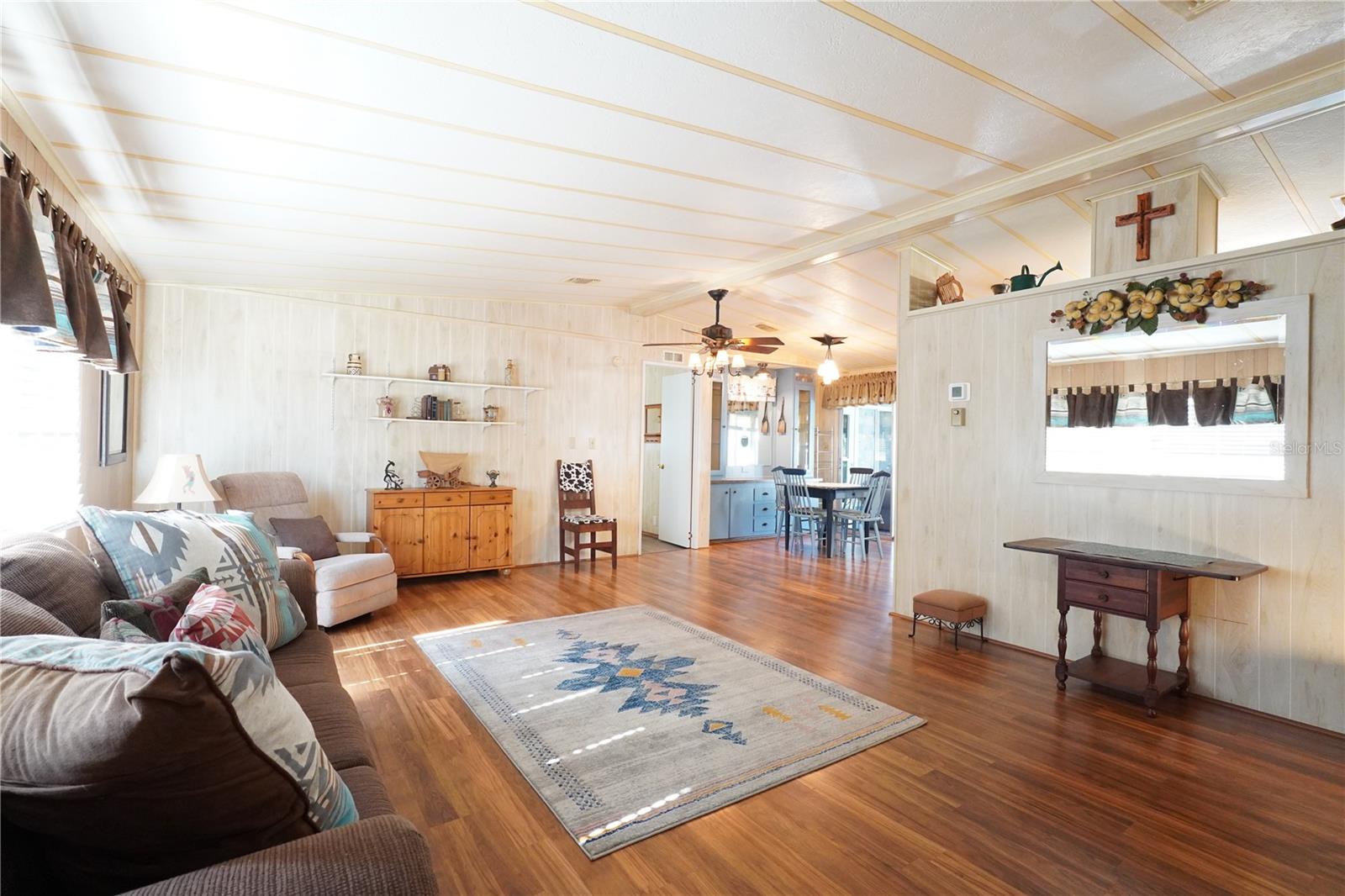 82402 NEW CIRCLE DR N #402, PINELLAS PARK, FL, 33781