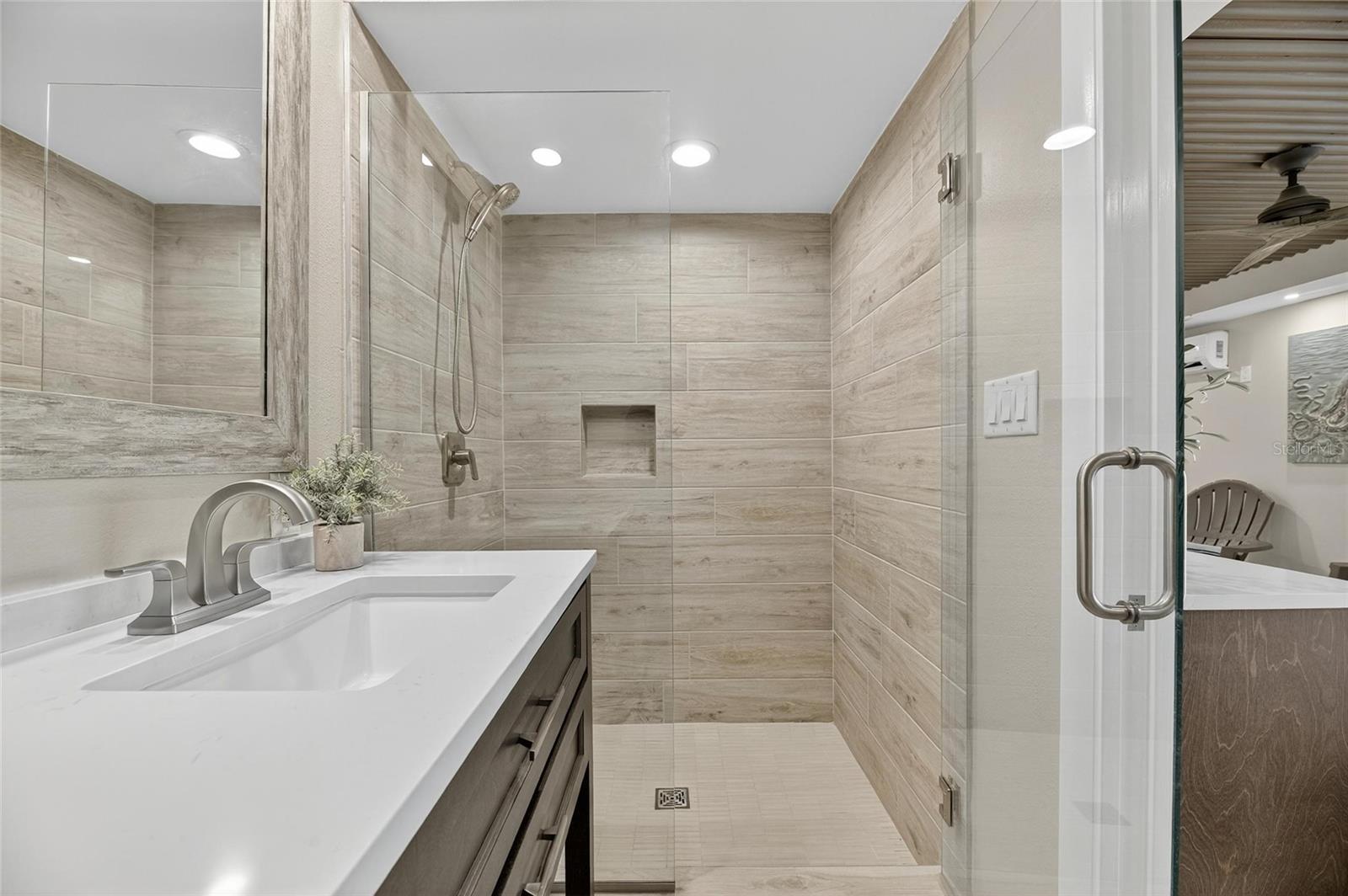 Boat Room Bath 1st Level