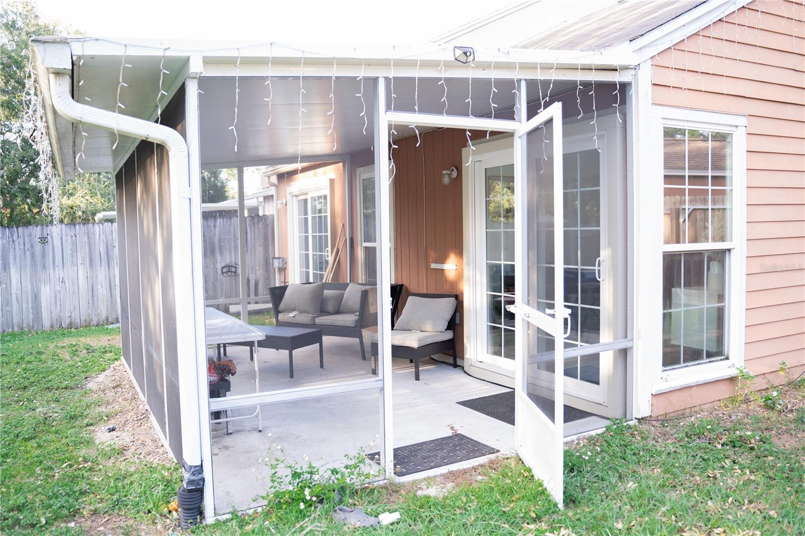 9468 FOREST HILLS CIR, TAMPA, FL, 33612