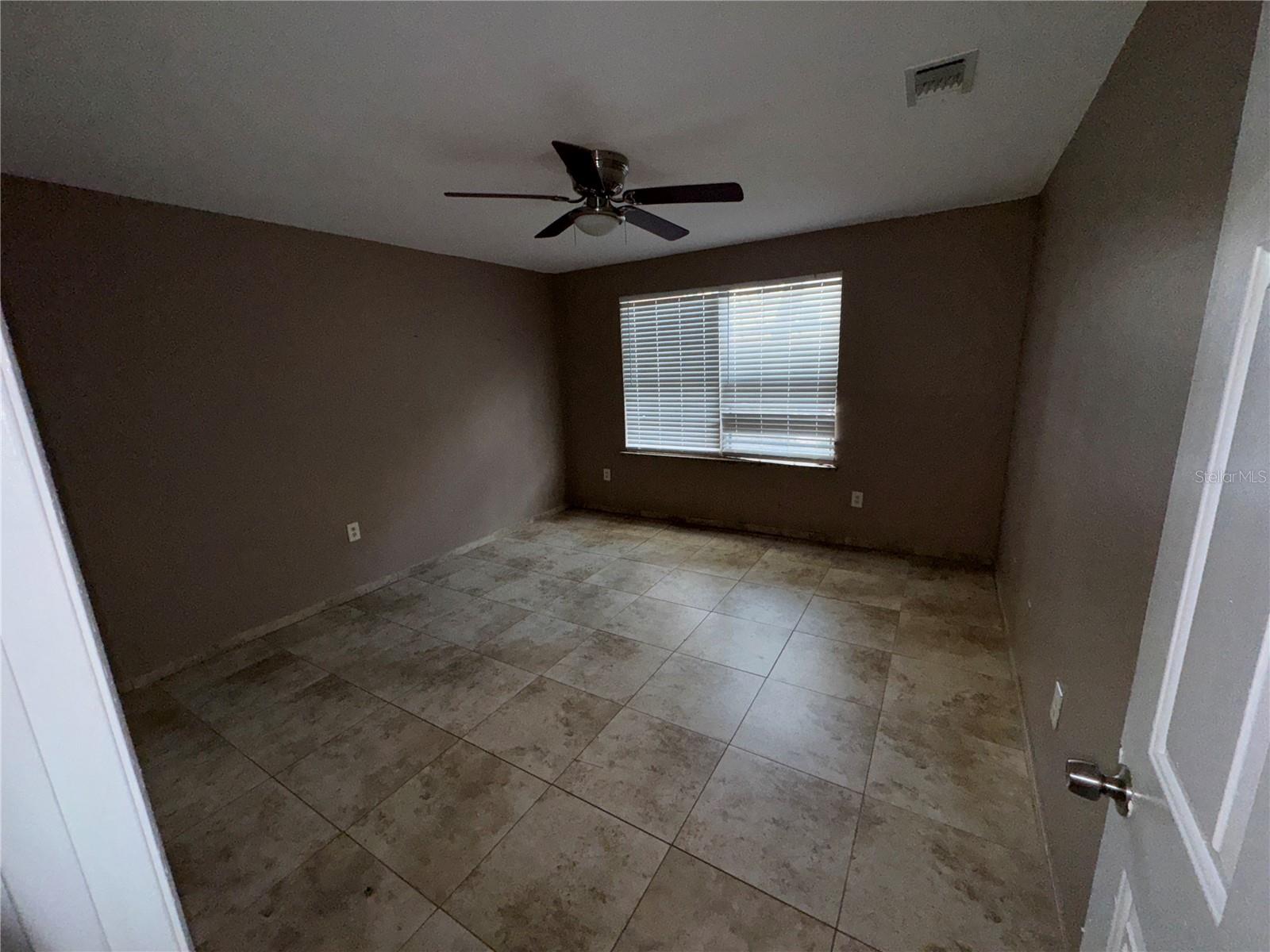 O6327313 Property Photo