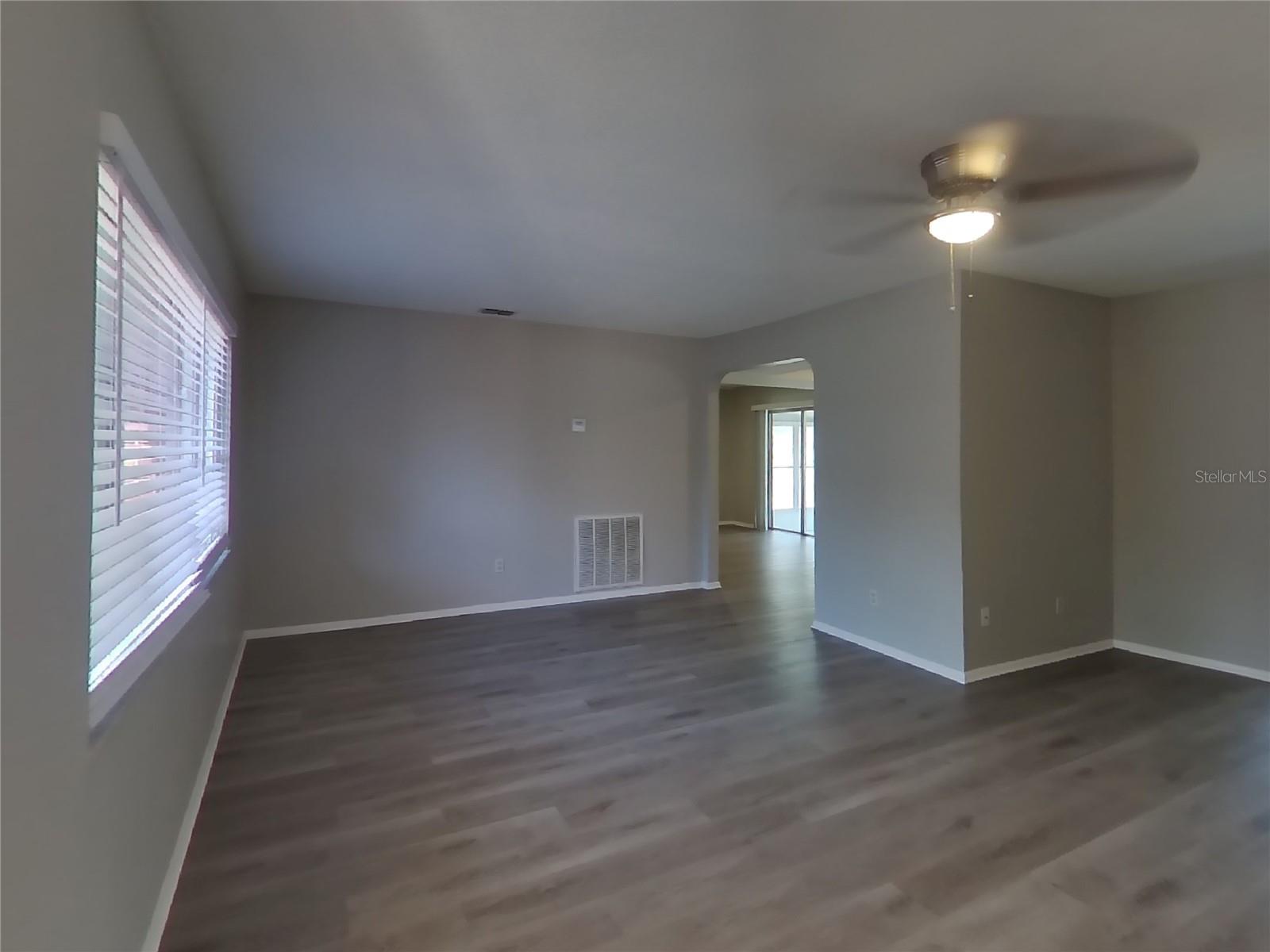 202 VALLEY DR, BRANDON, FL, 33510