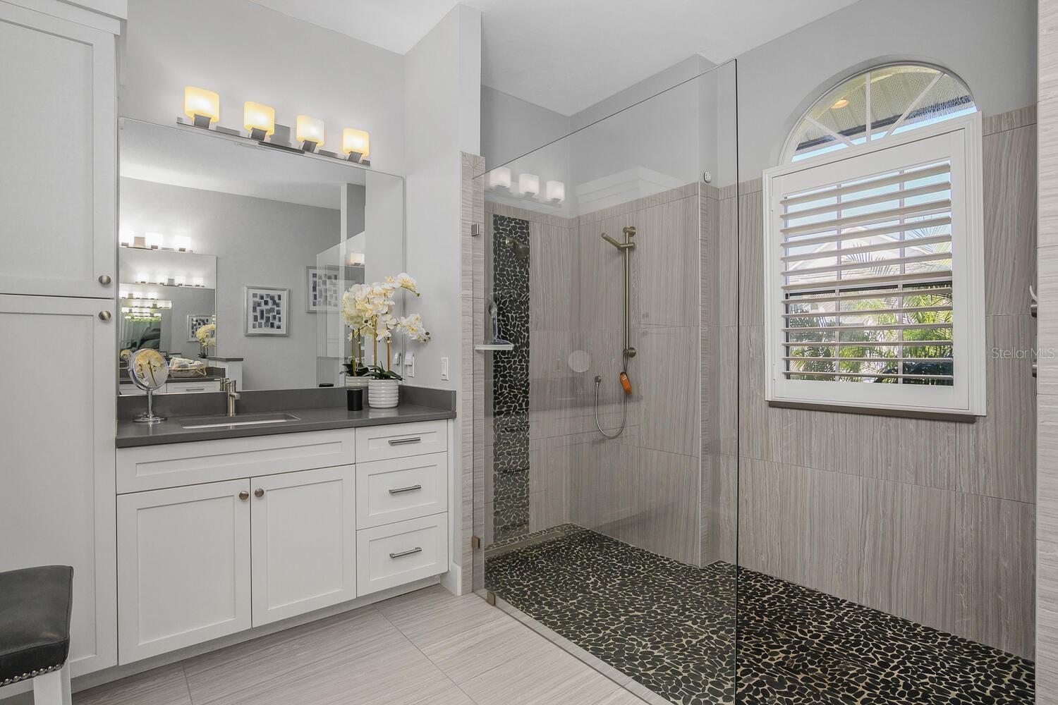 A4658963 Property Photo