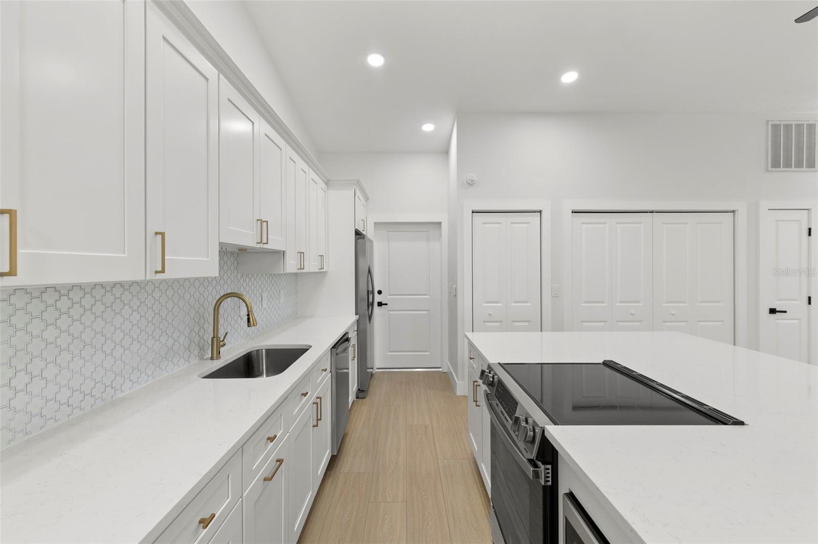 6549 BRENTWOOD DR, ZEPHYRHILLS, FL, 33542