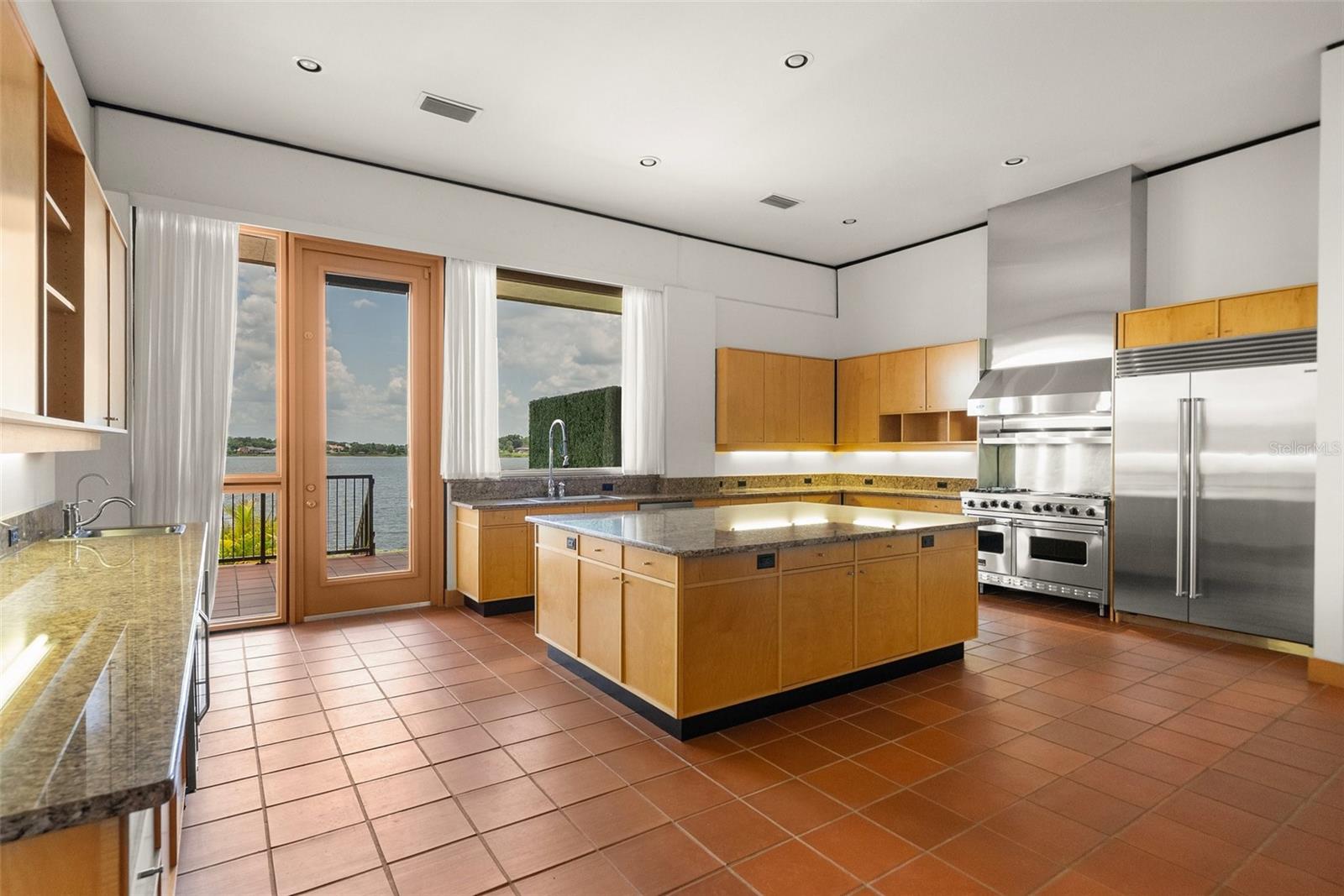 950 N LAKE OTIS DR SE, WINTER HAVEN, FL, 33880