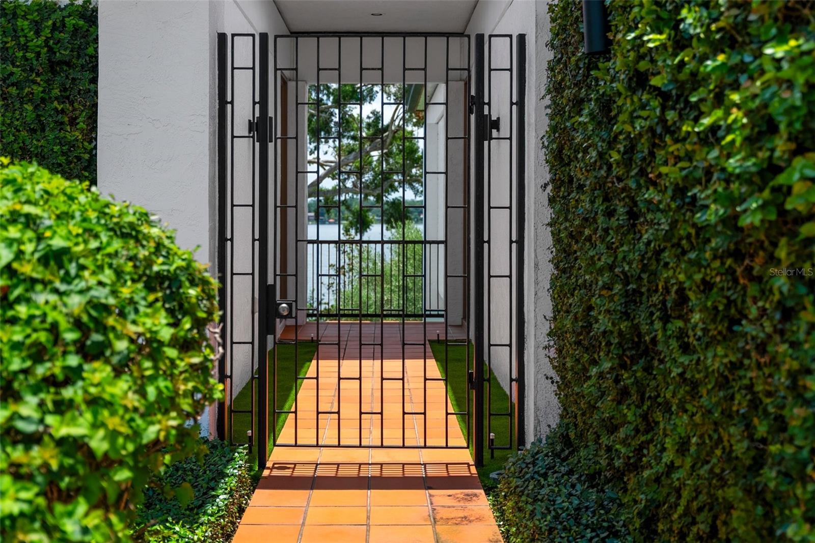 950 N LAKE OTIS DR SE, WINTER HAVEN, FL, 33880