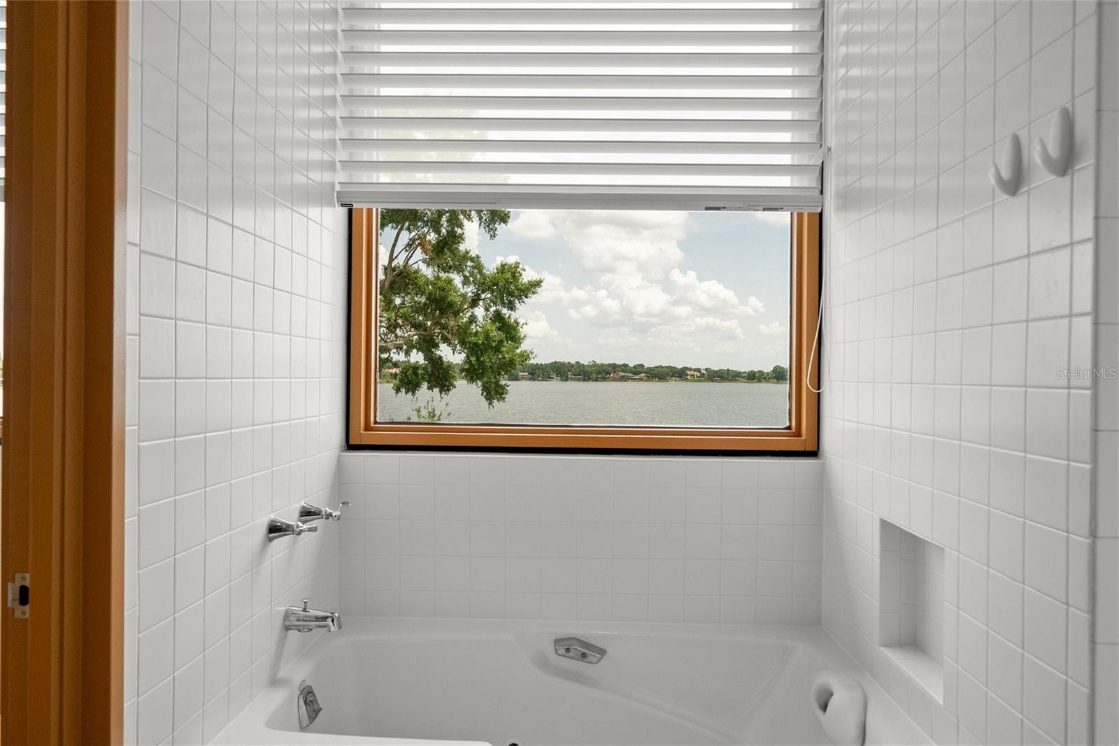 950 N LAKE OTIS DR SE, WINTER HAVEN, FL, 33880