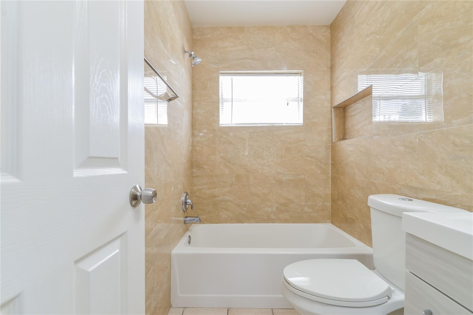 3665 SCHWALBE DR, SARASOTA, FL, 34235