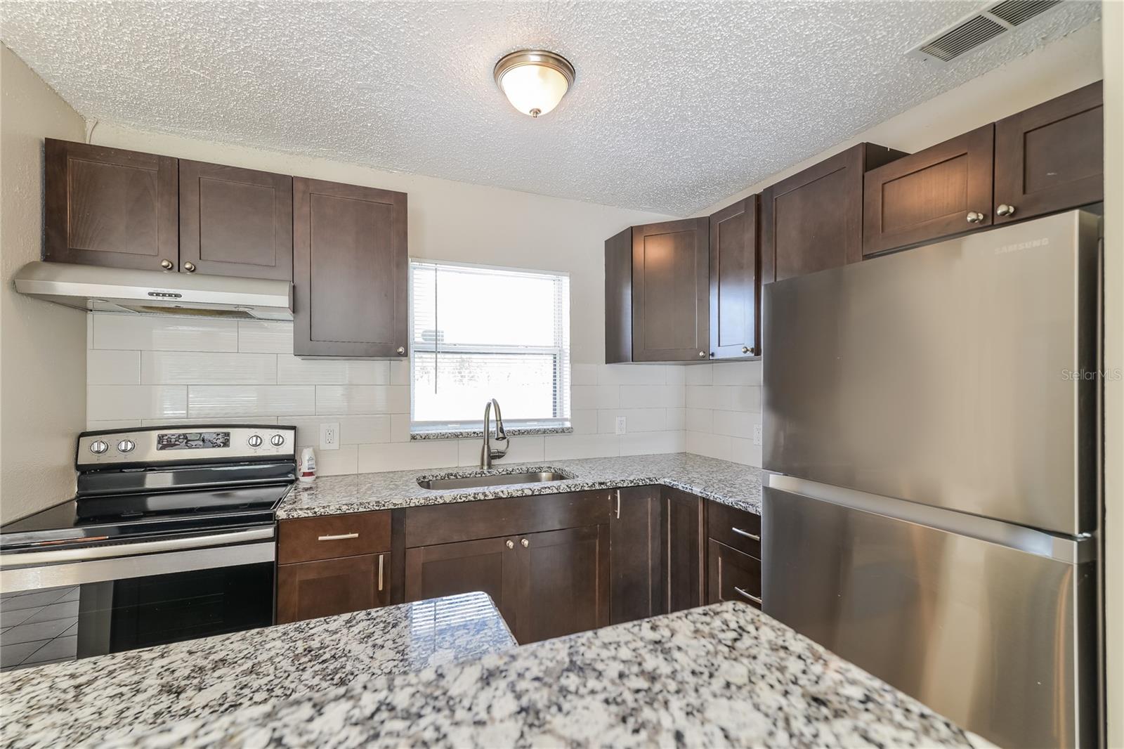 3665 SCHWALBE DR, SARASOTA, FL, 34235