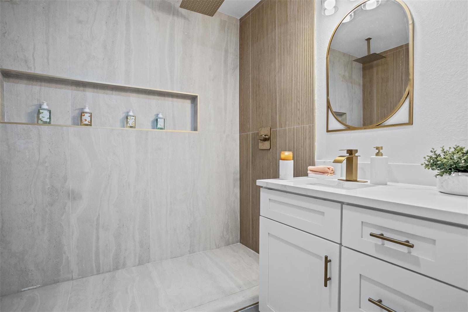 5108 N SUWANEE AVE, TAMPA, FL, 33603