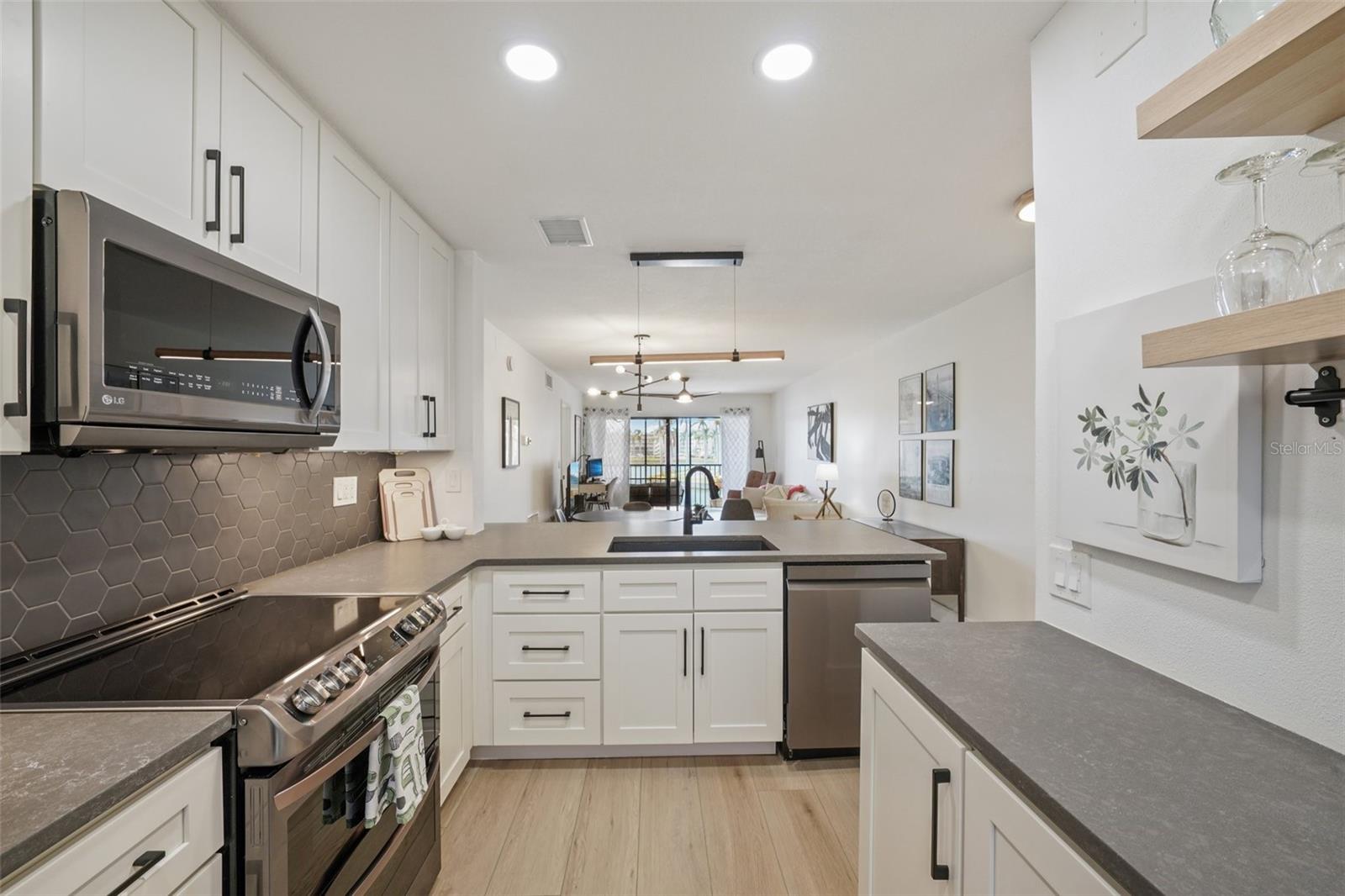 6277 BAHIA DEL MAR BLVD #210, ST PETERSBURG, FL, 33715