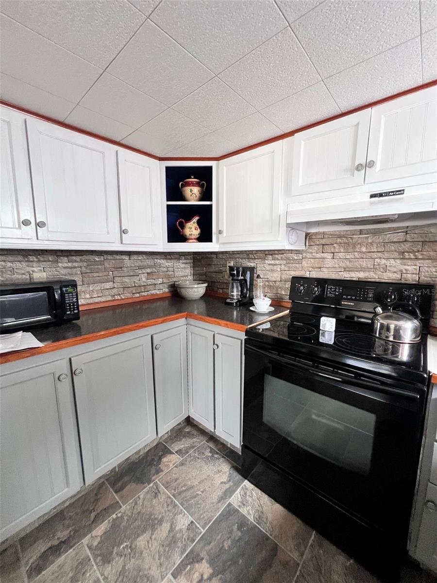 4851 W GANDY BLVD #B1L34, TAMPA, FL, 33611