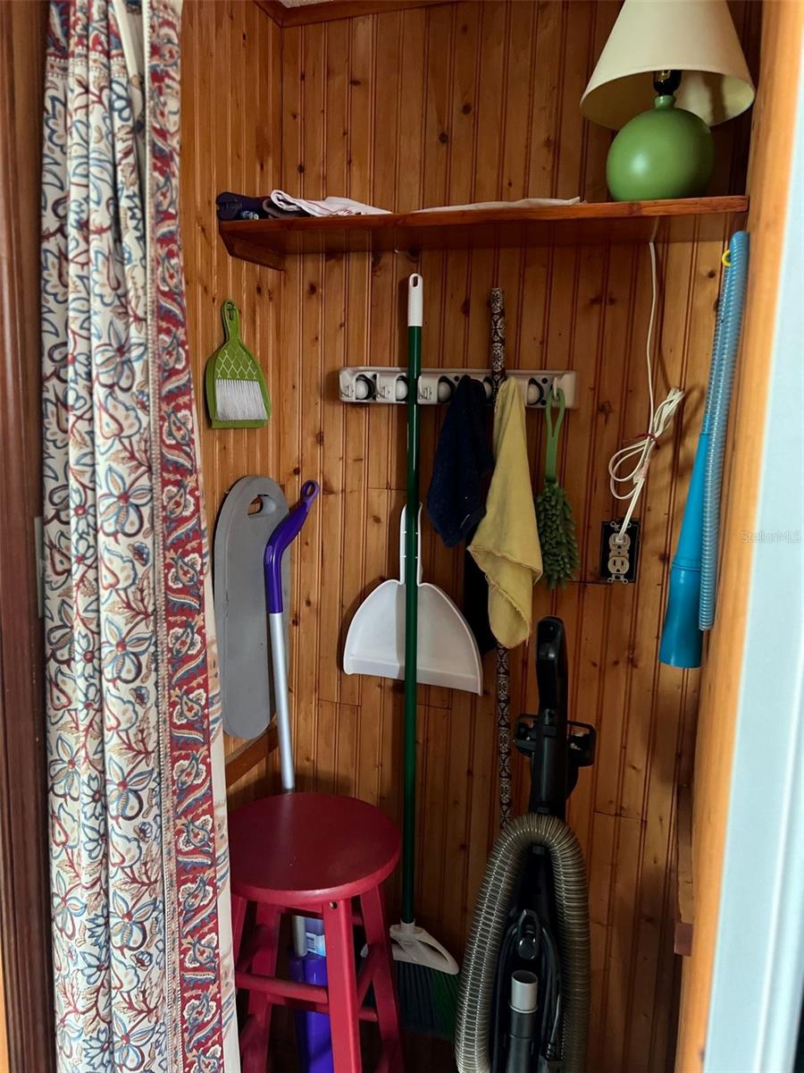 4851 W GANDY BLVD #B1L34, TAMPA, FL, 33611