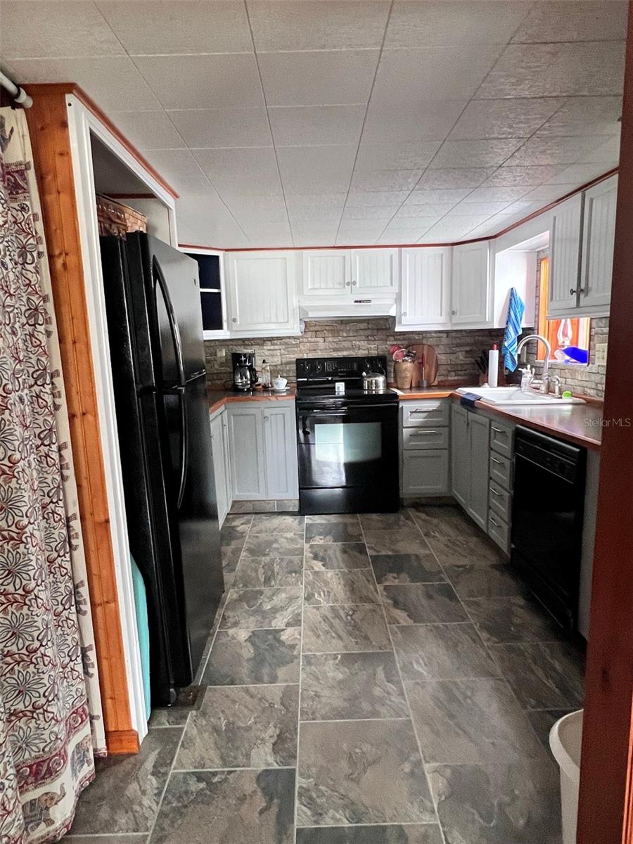 4851 W GANDY BLVD #B1L34, TAMPA, FL, 33611