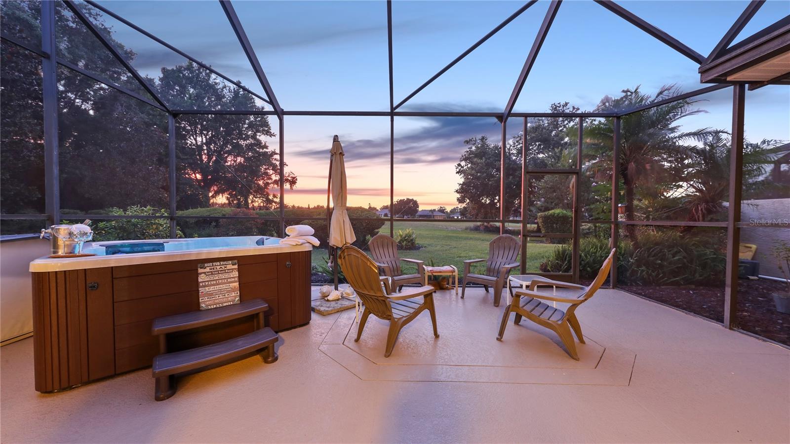 ENJOY BEAUTIFUL SUNSETS FROM THE JACUZZI