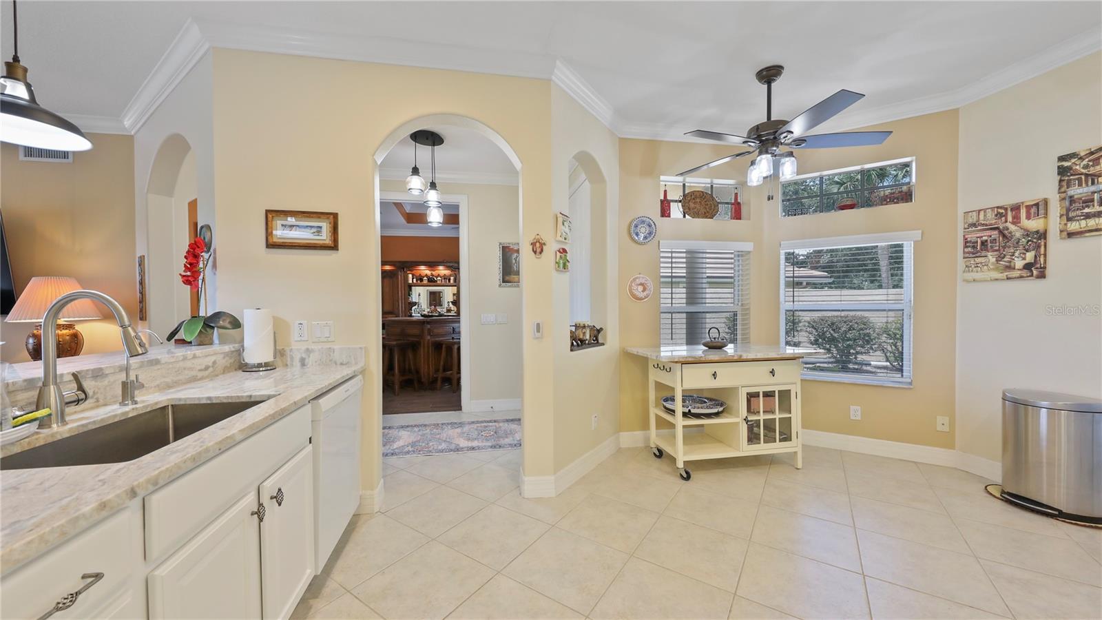 LARGE FARMHOUSE SINK