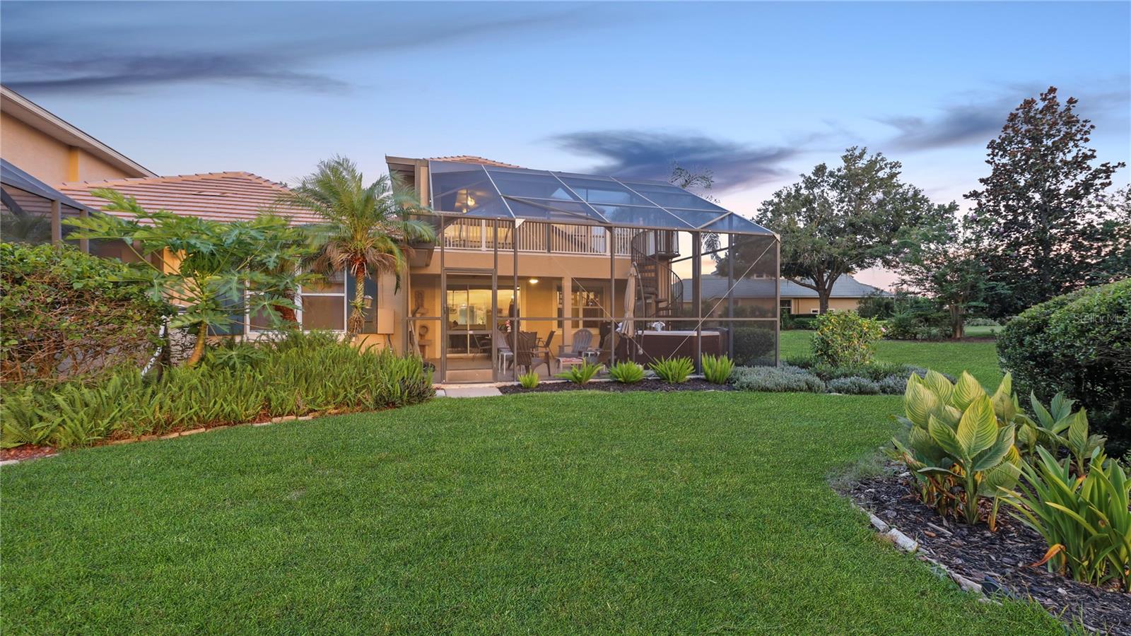 REAR VIEW GOLF COURSE VIEW