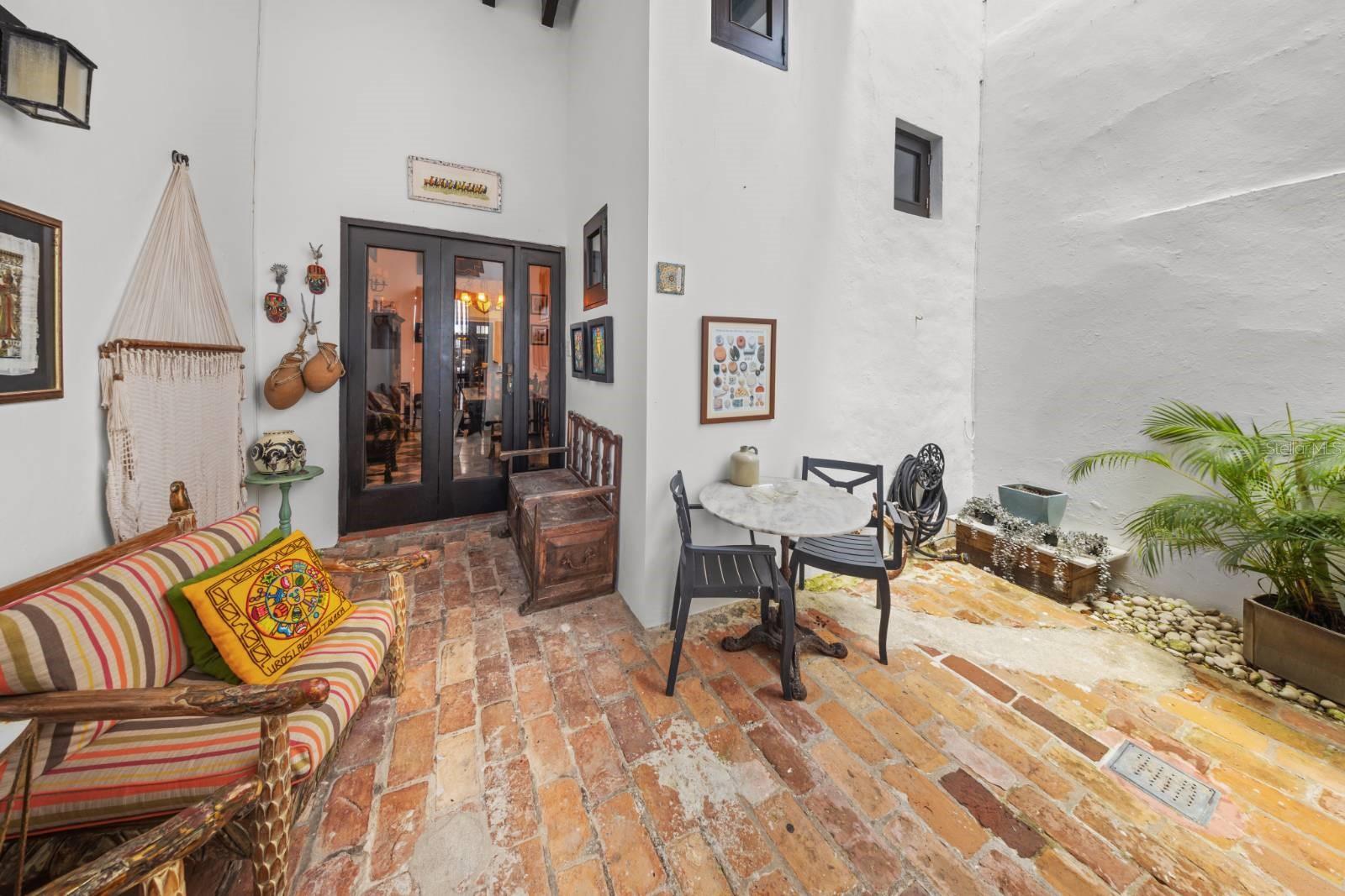 PR9114881 Property Photo