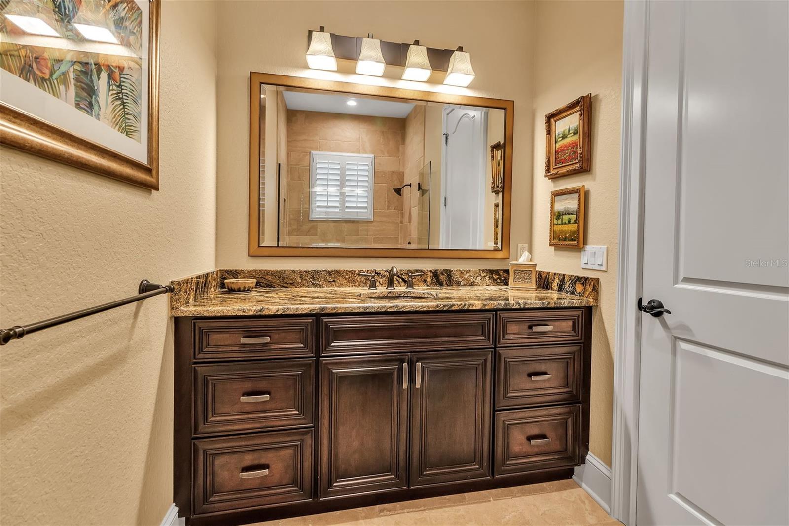A4659027 Property Photo