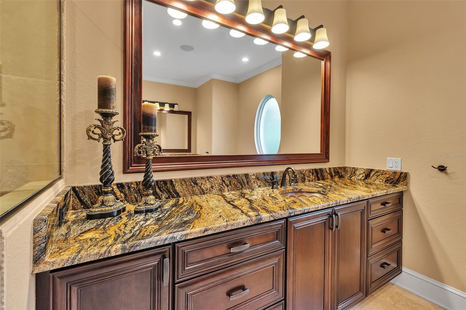 A4659027 Property Photo
