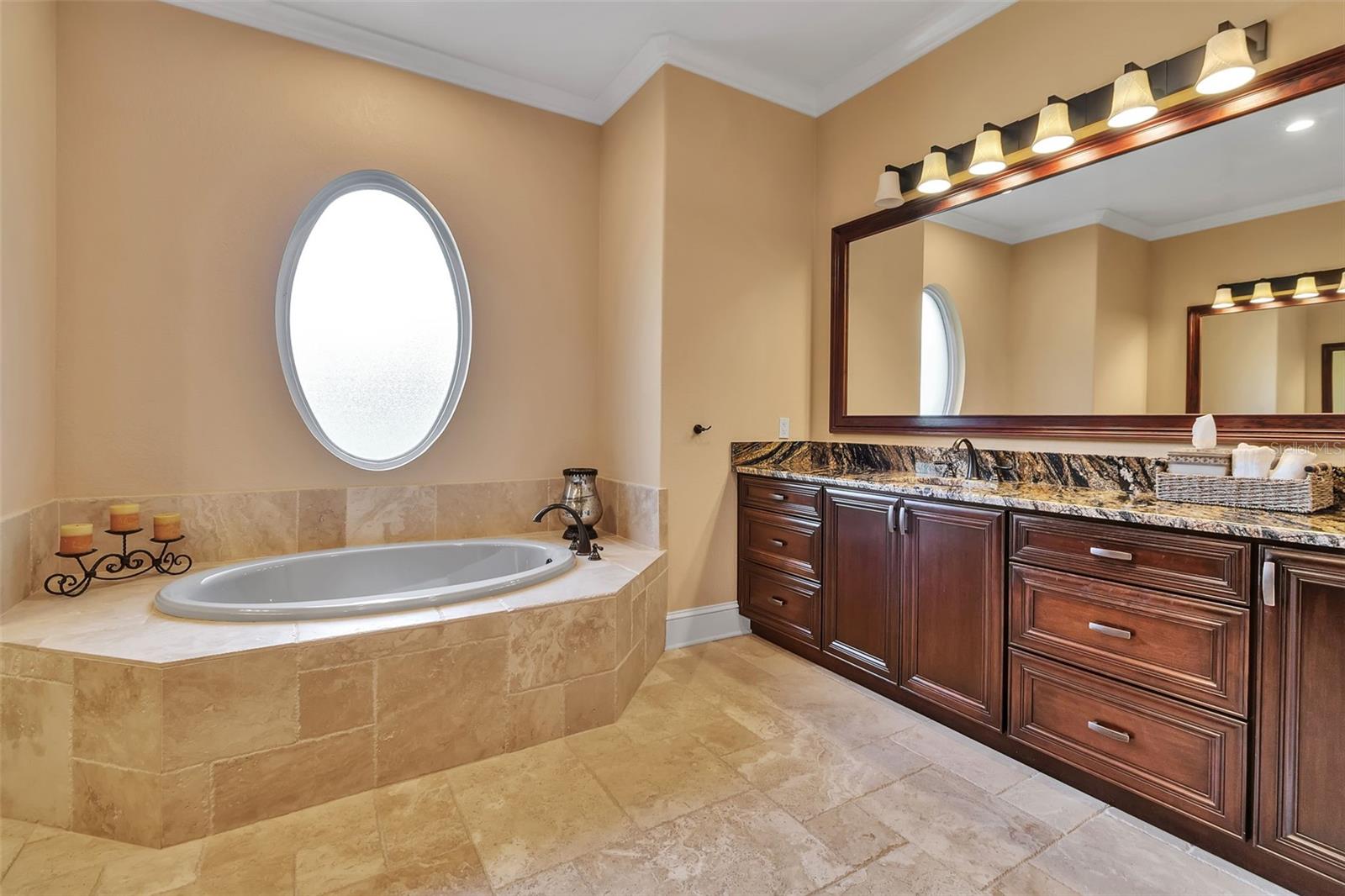 A4659027 Property Photo
