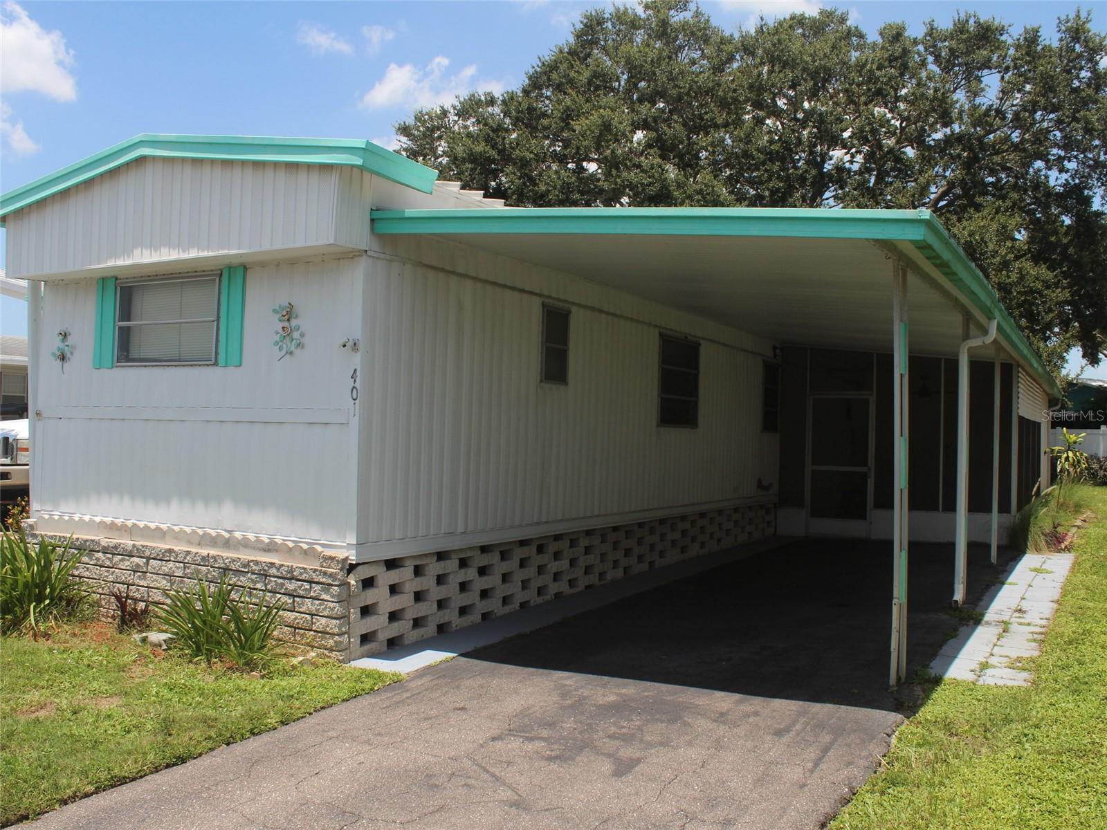 TB8408384 Property Photo