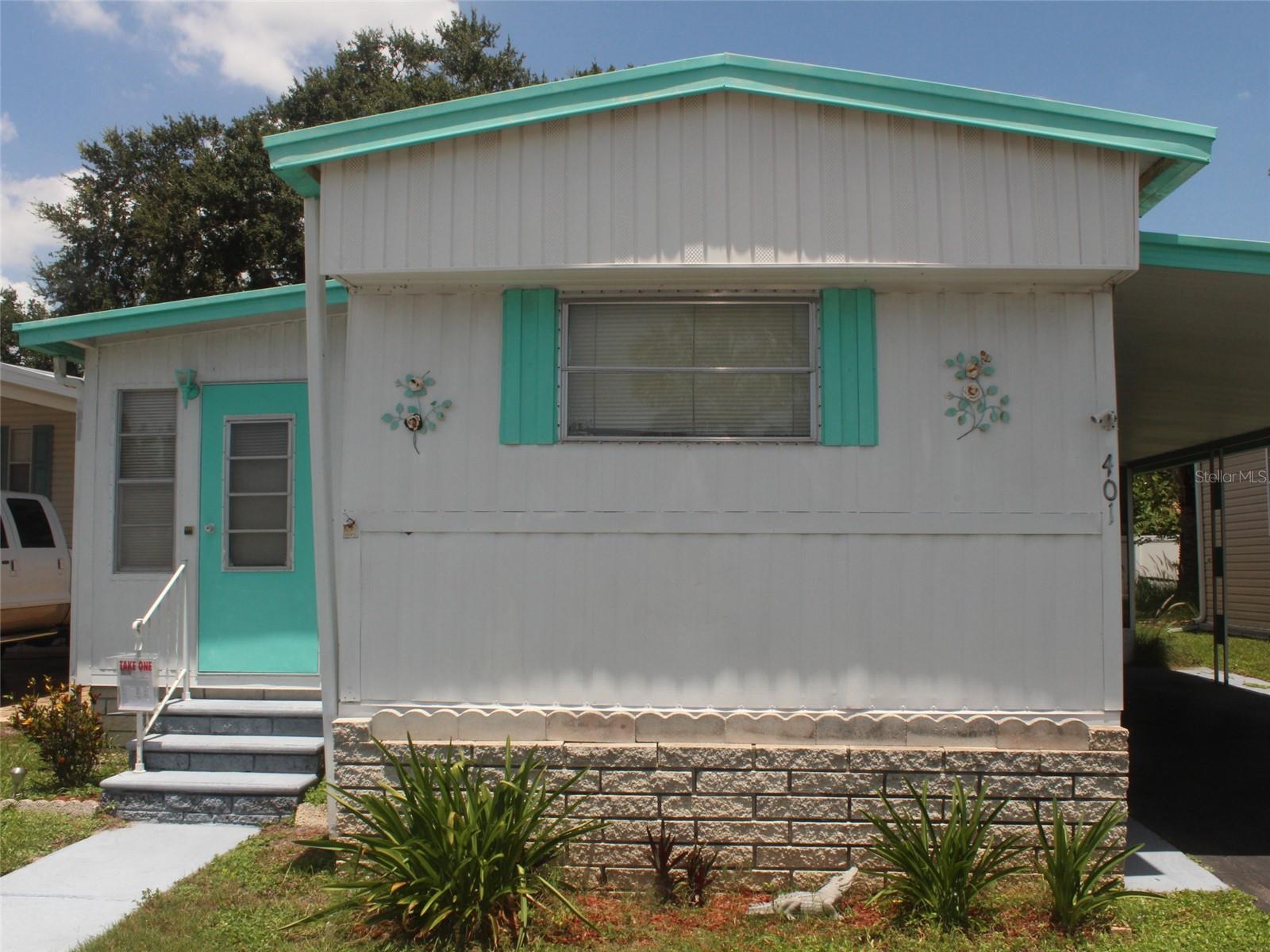 TB8408384 Property Photo