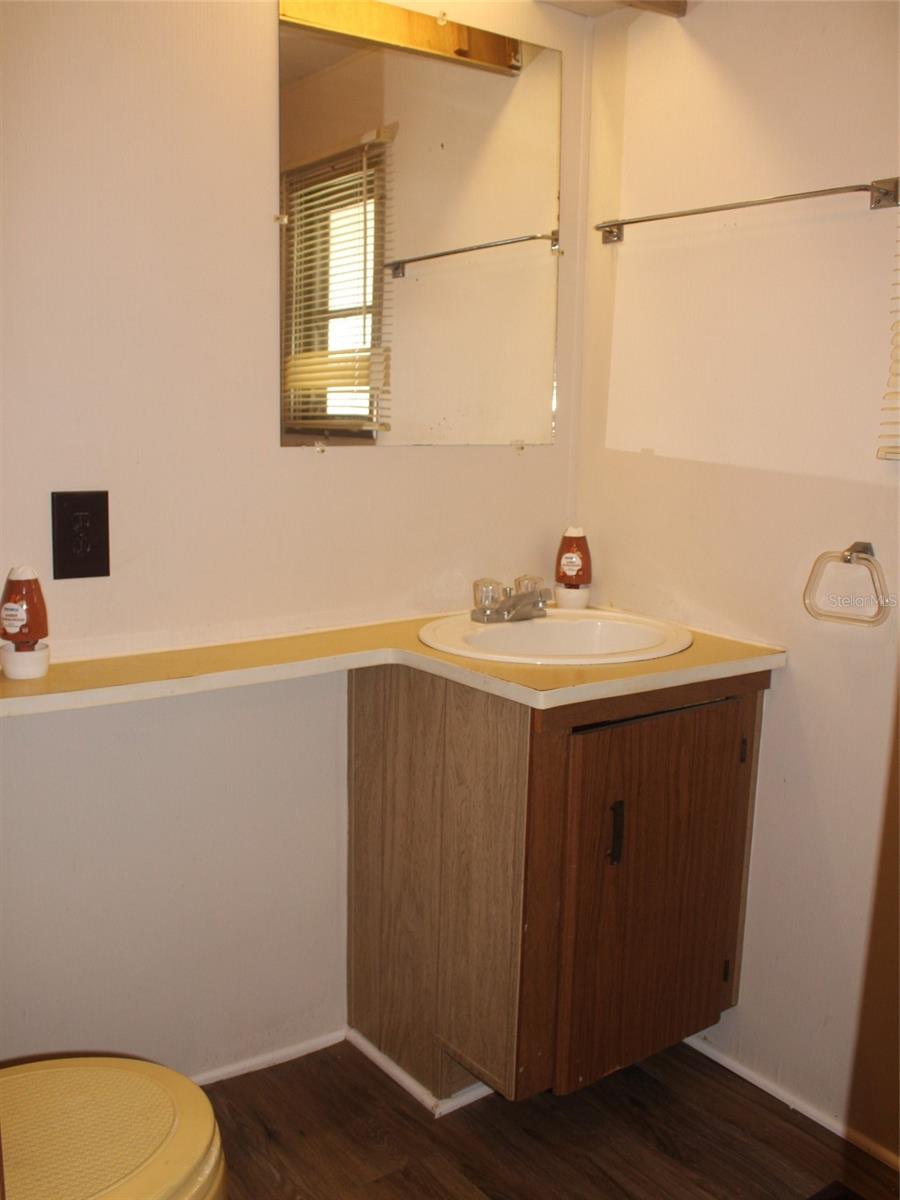 TB8408384 Property Photo