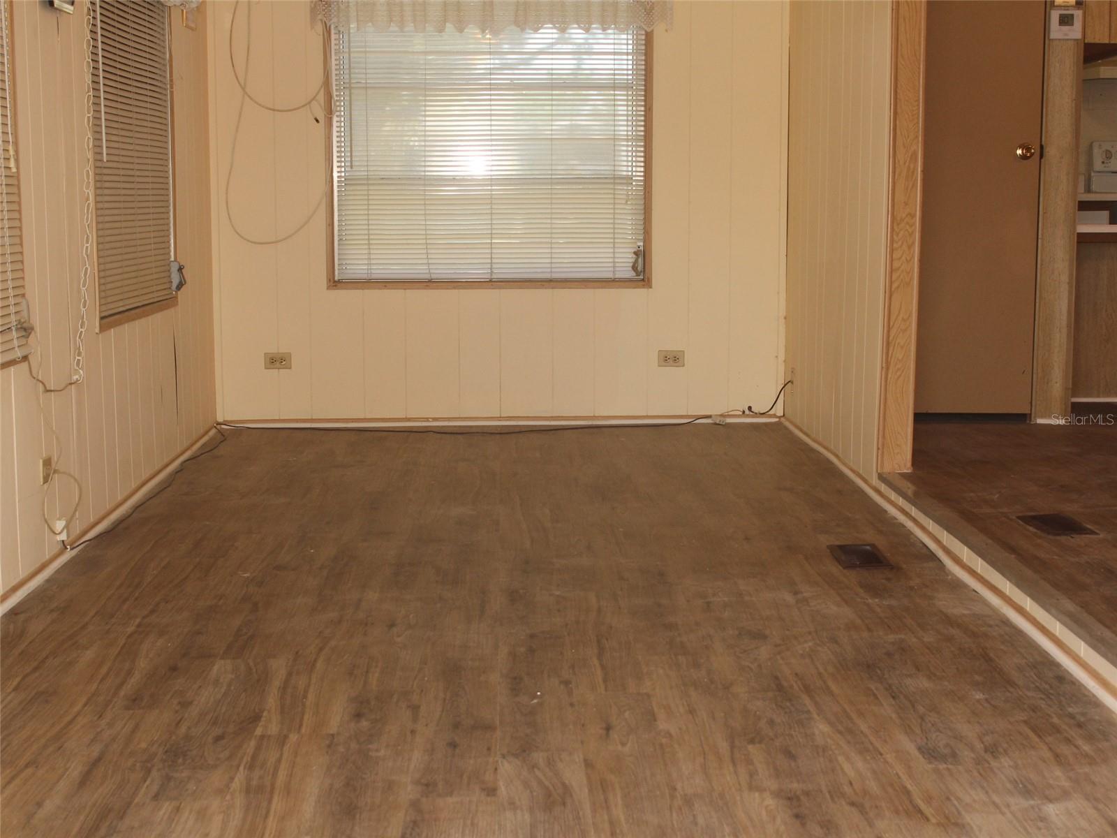 TB8408384 Property Photo