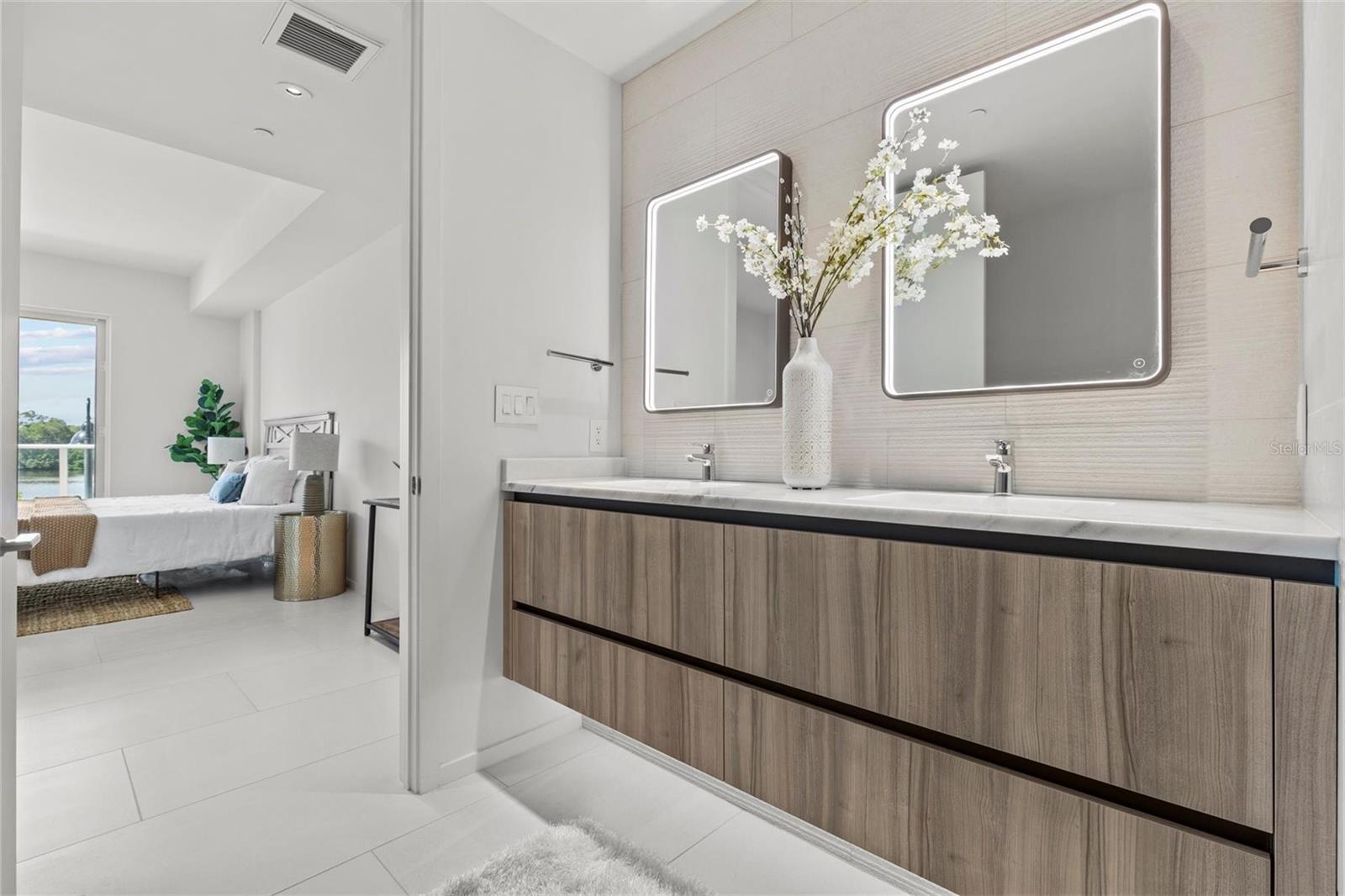 Master Bath w/ Double Vanity