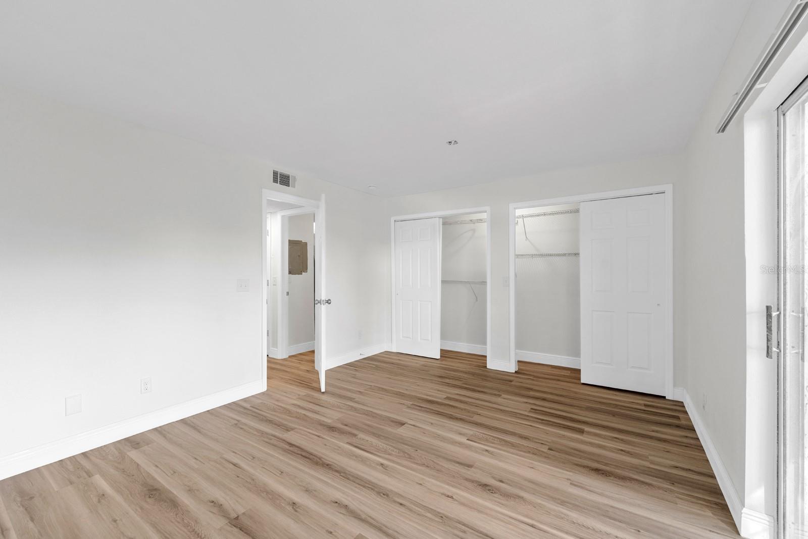 TB8408519 Property Photo