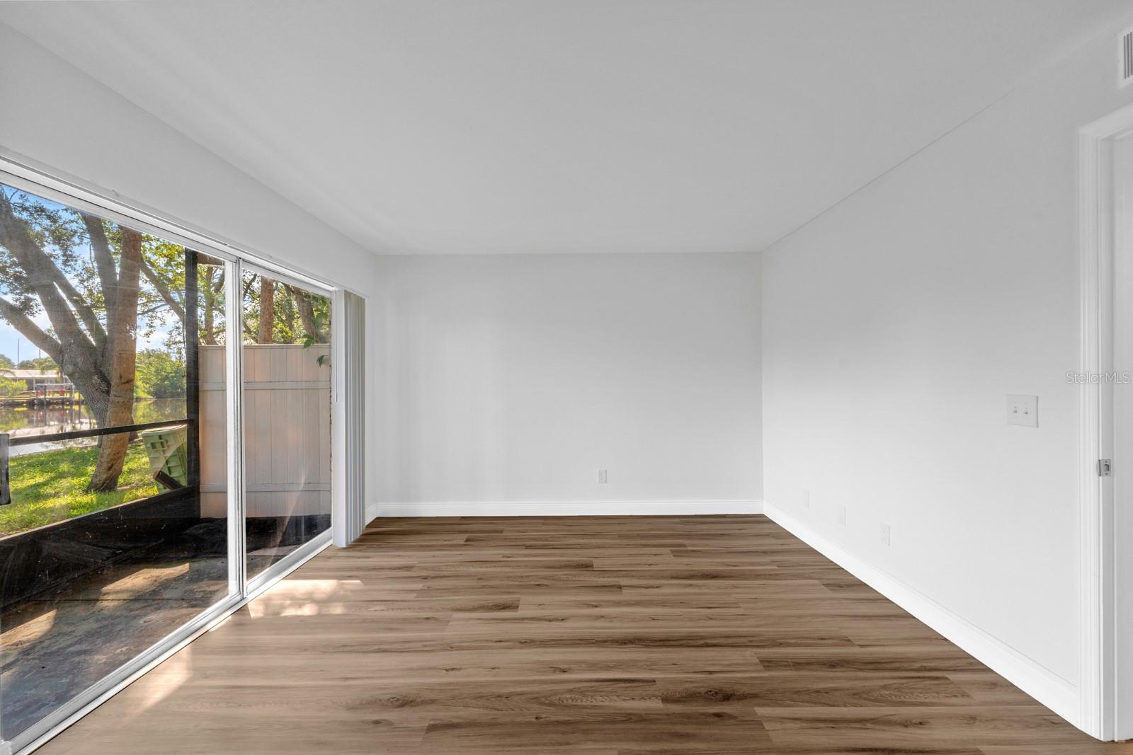 TB8408519 Property Photo