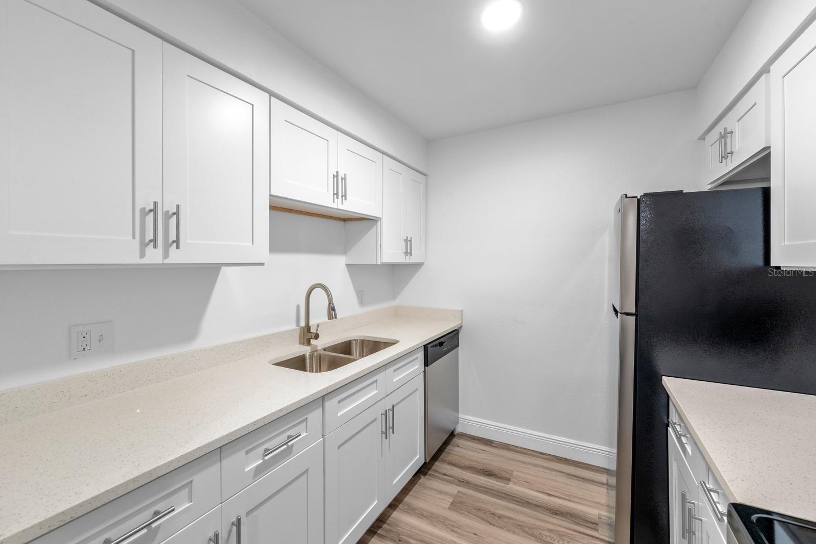 TB8408519 Property Photo