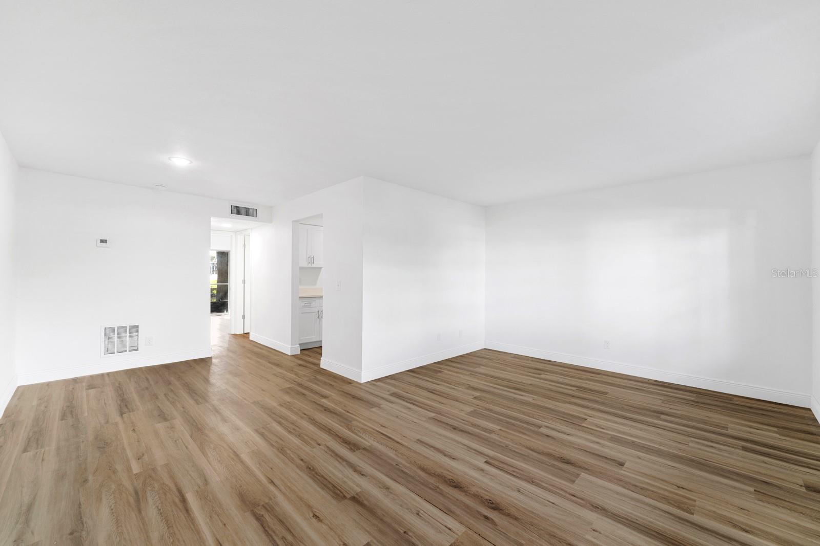 TB8408519 Property Photo