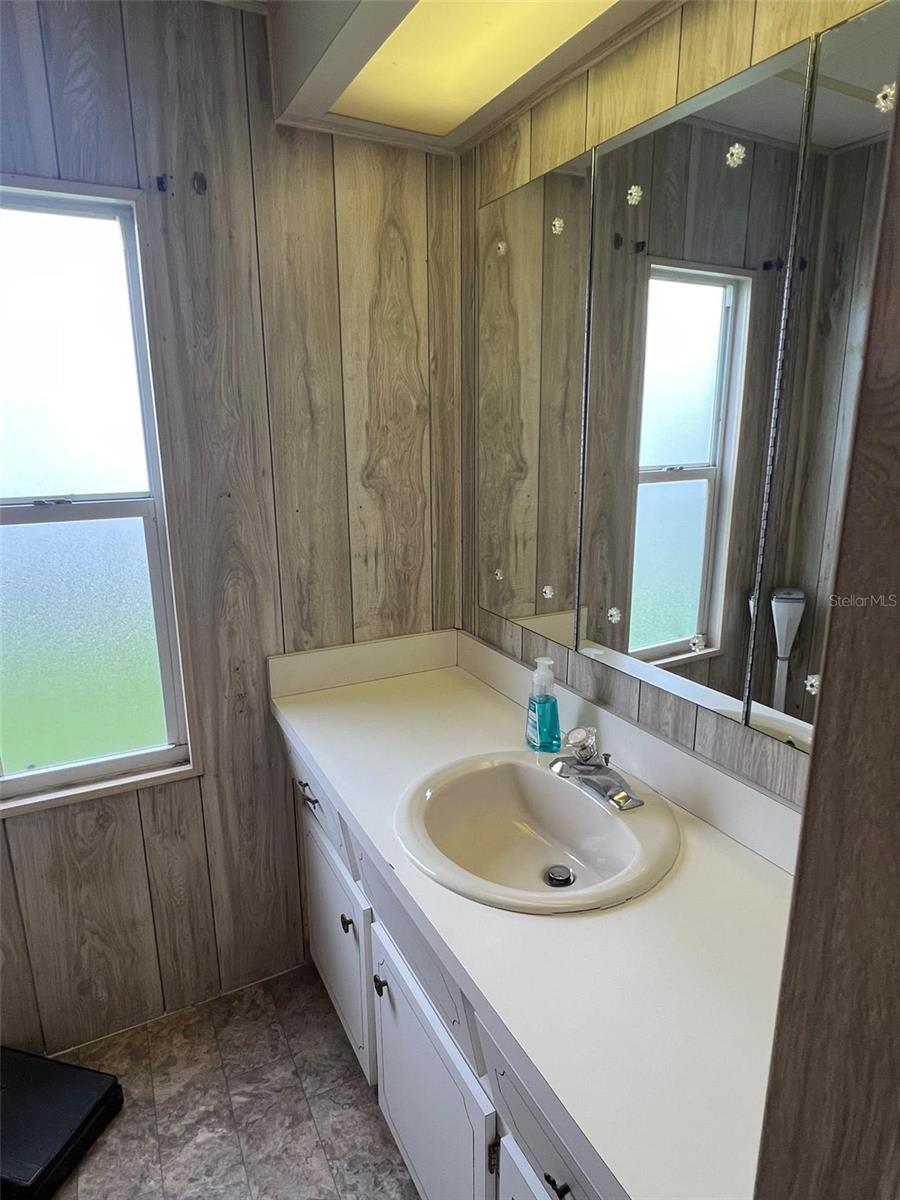 TB8408556 Property Photo