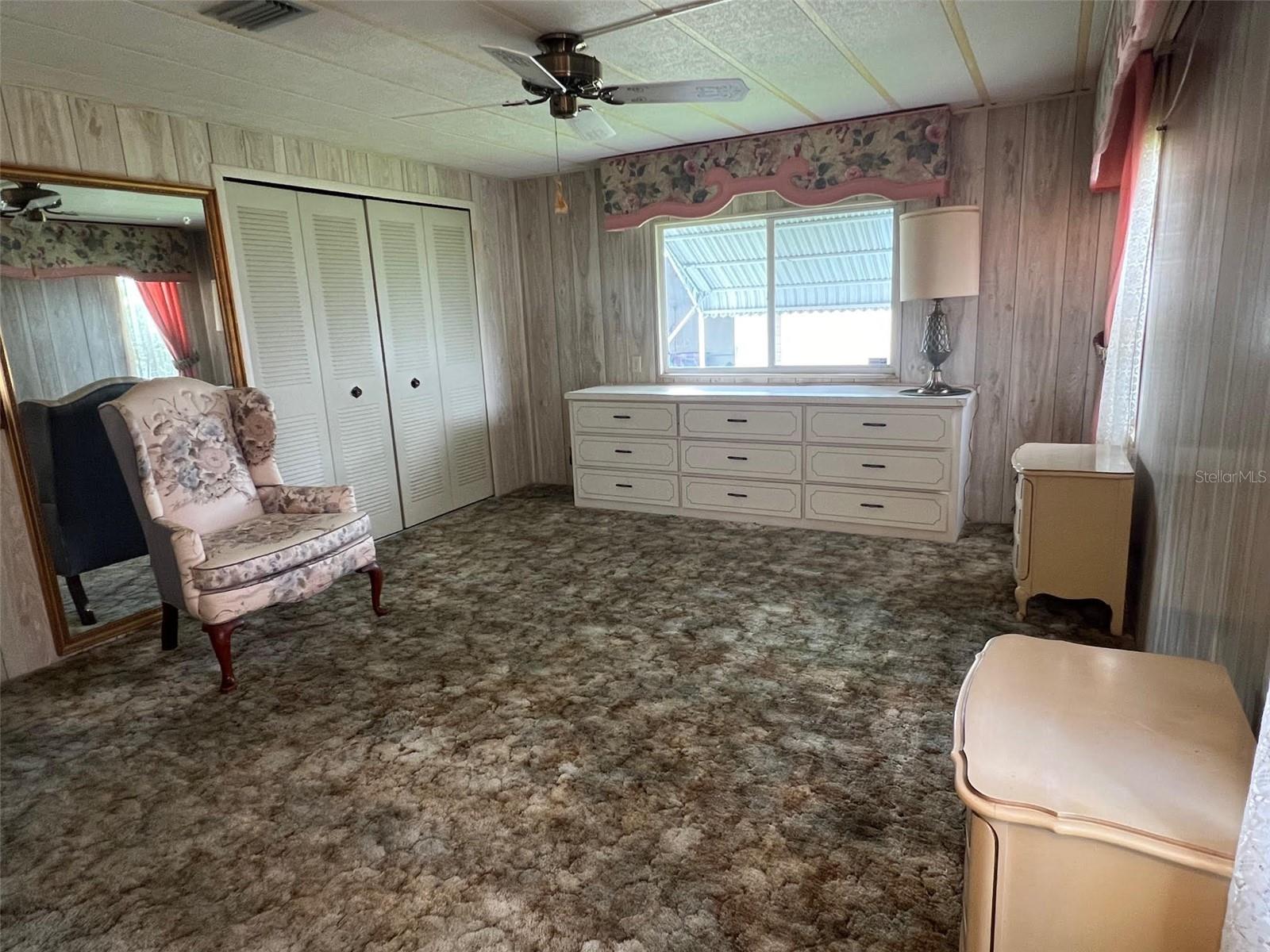 TB8408556 Property Photo