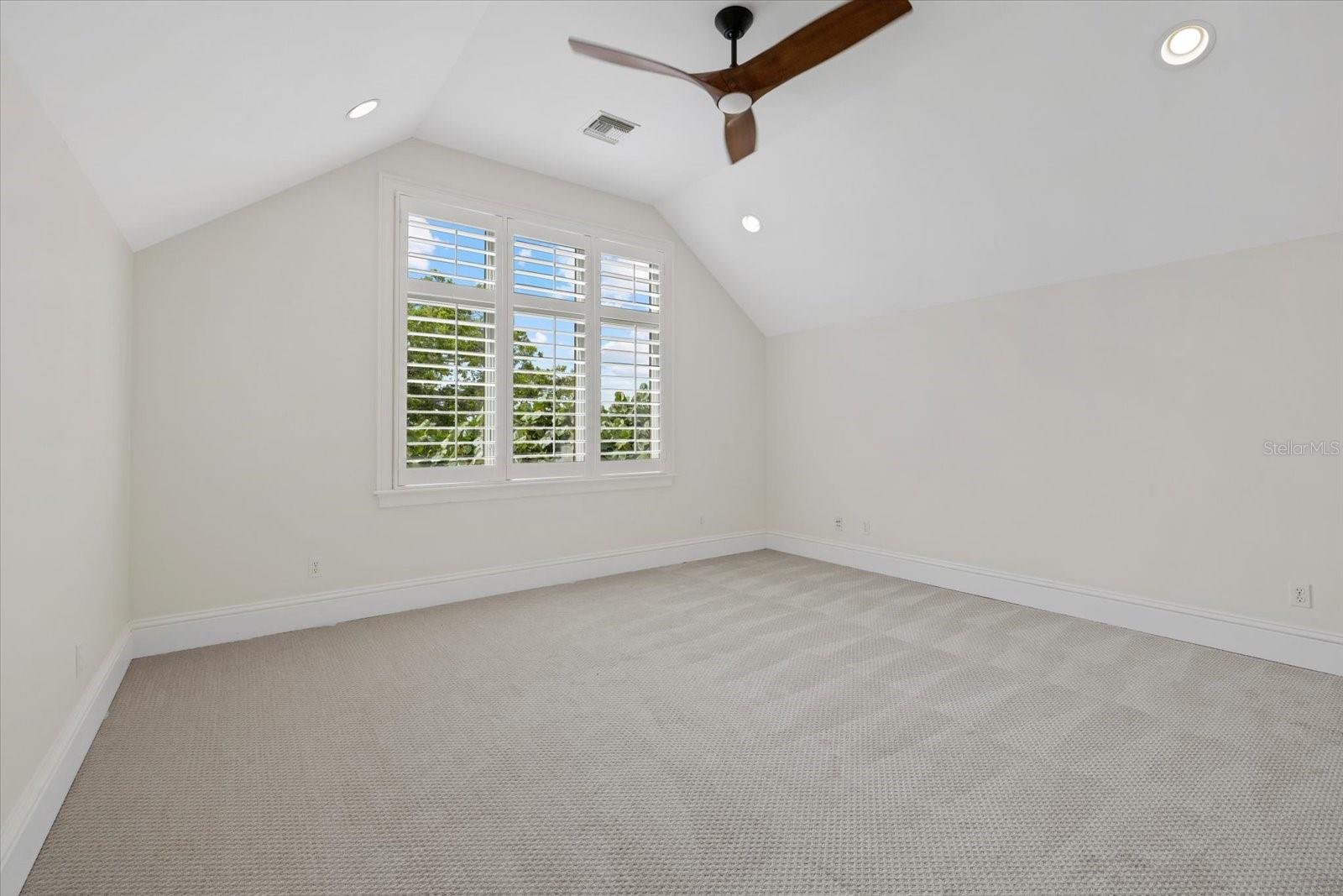 A4659292 Property Photo