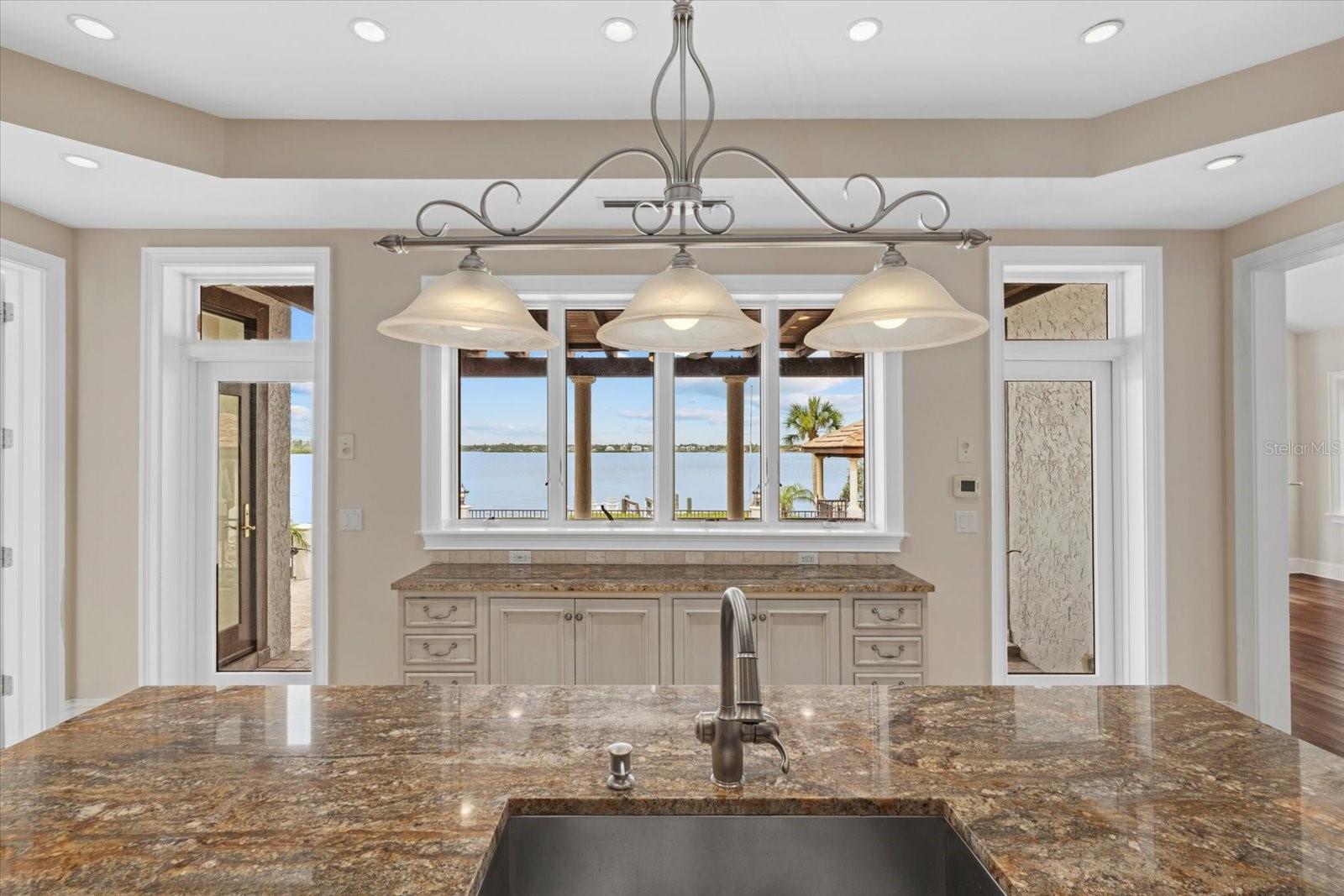 A4659292 Property Photo