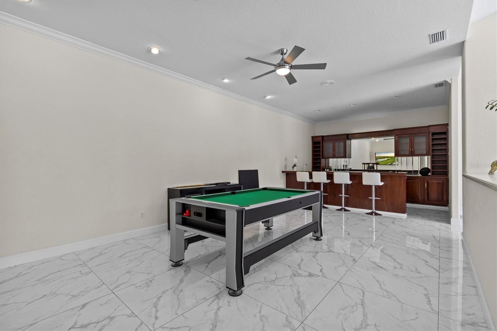 GAME ROOM WITH WET BAR