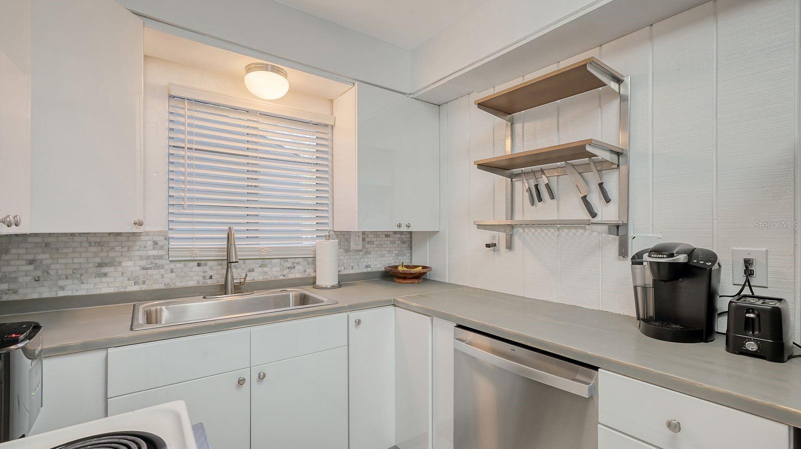 A4659396 Property Photo