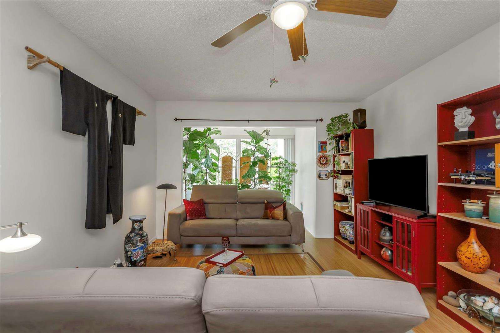 TB8409021 Property Photo