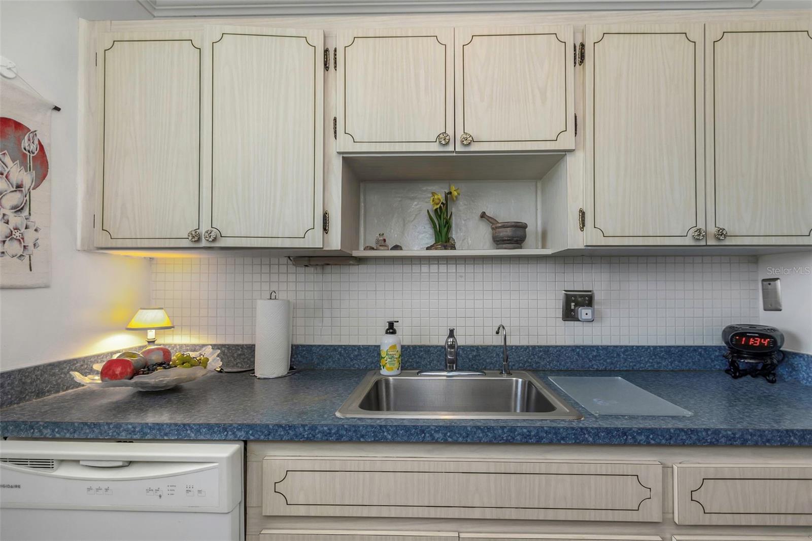 TB8409021 Property Photo