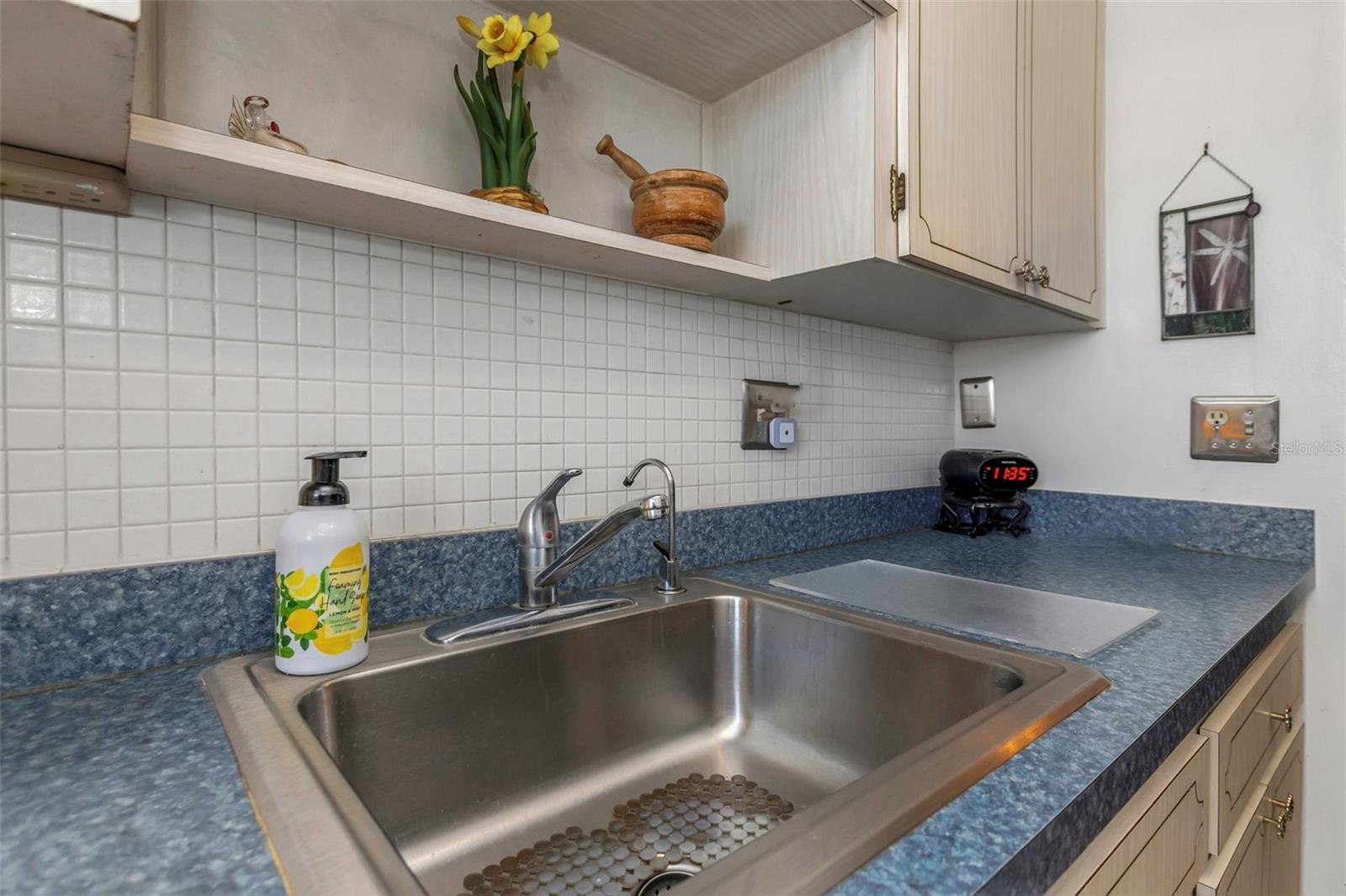 TB8409021 Property Photo