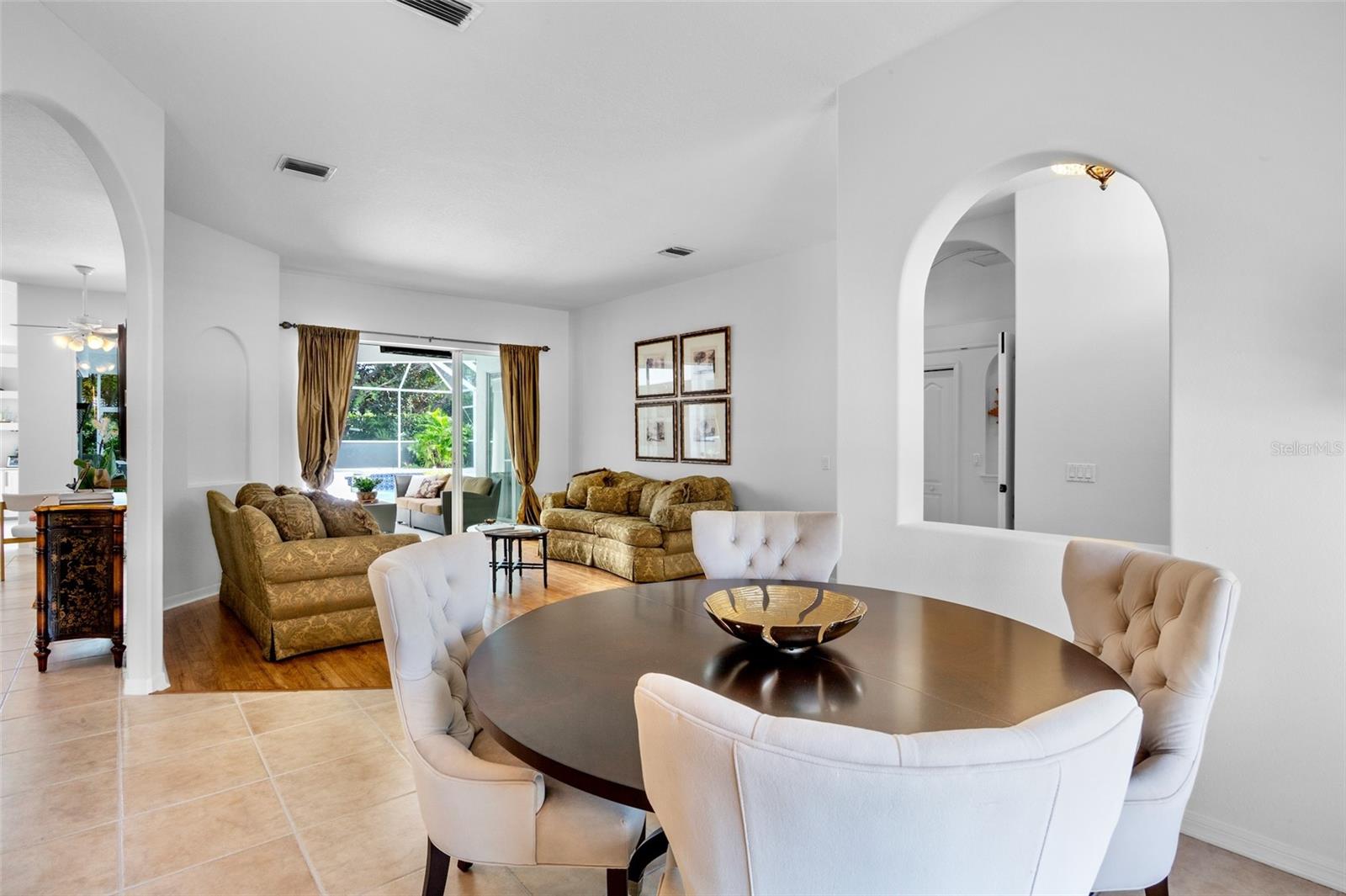 A4659417 Property Photo