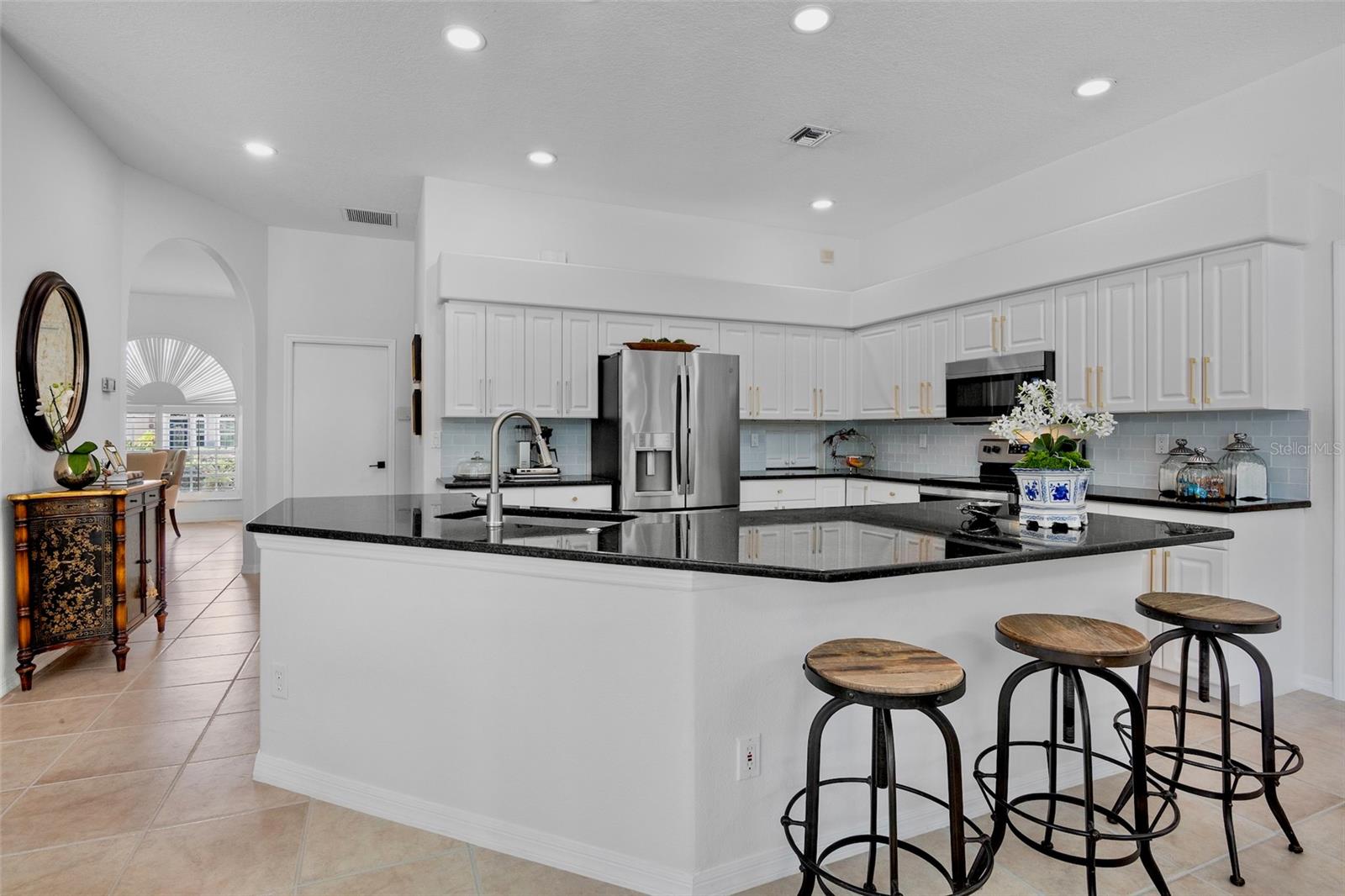 A4659417 Property Photo