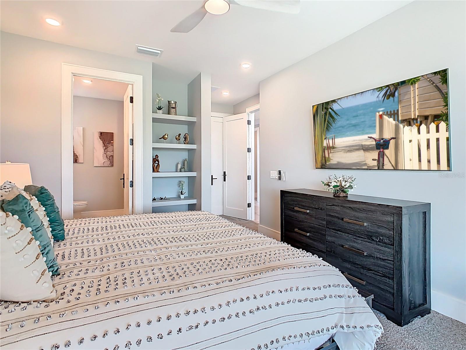 O6328697 Property Photo