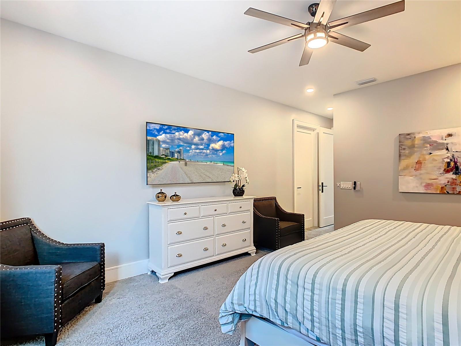 O6328697 Property Photo