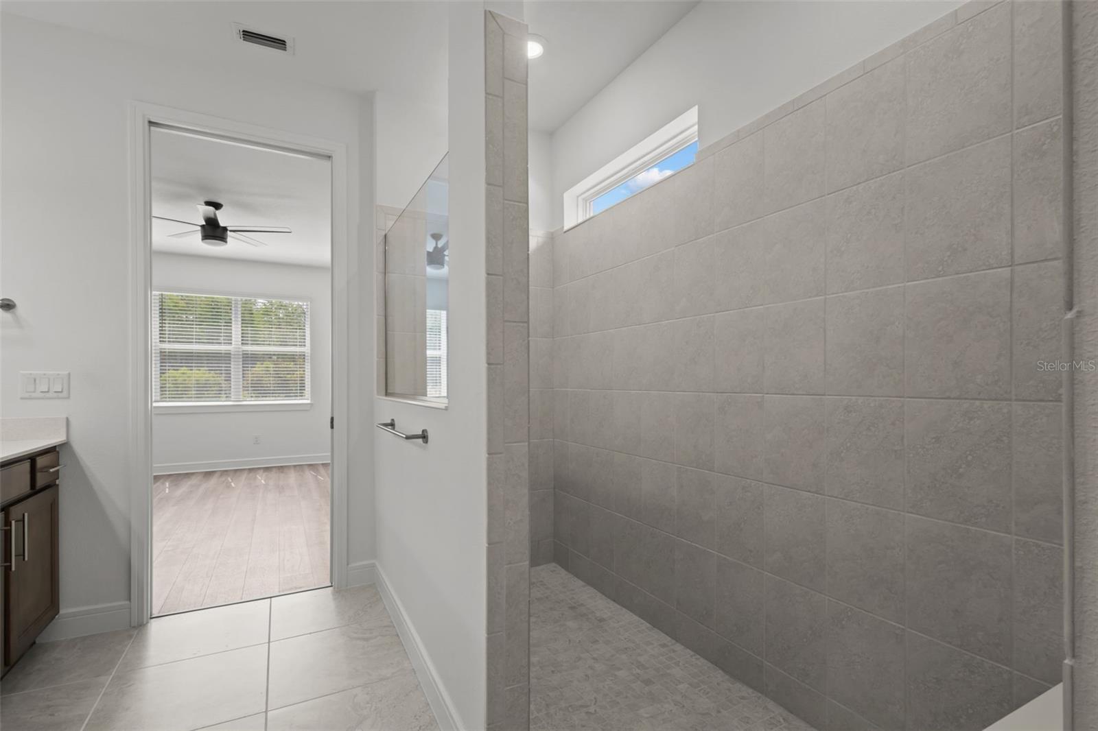 Primary Bathroom - en suite