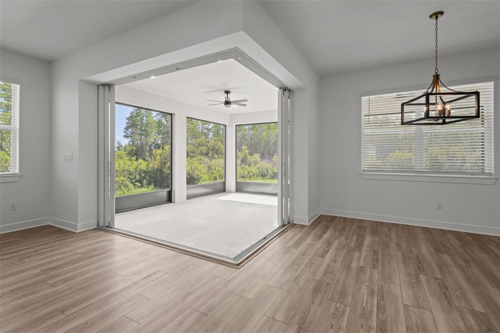 Living Area showing zero corner sliders that are stackable