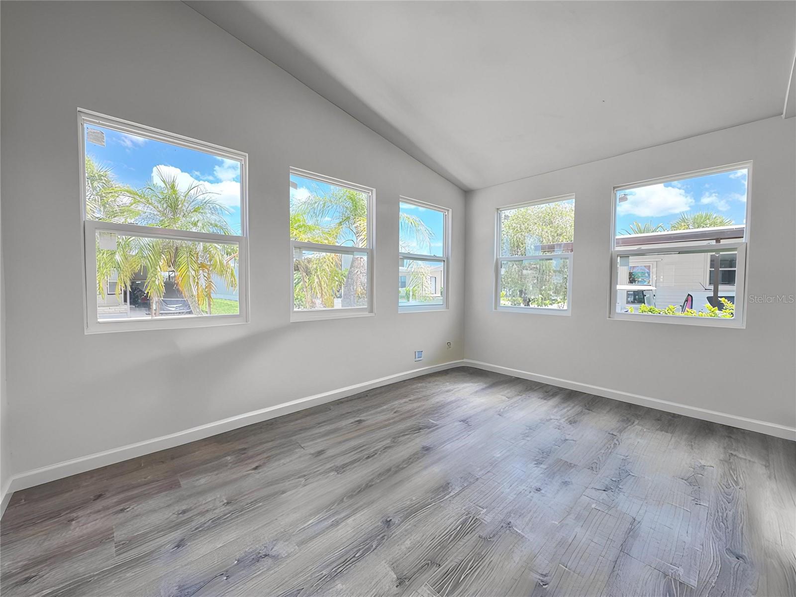 C7512607 Property Photo