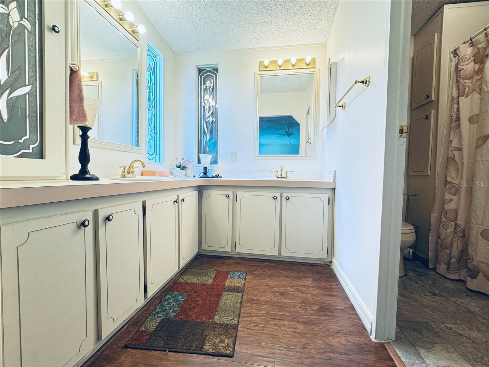 C7512607 Property Photo